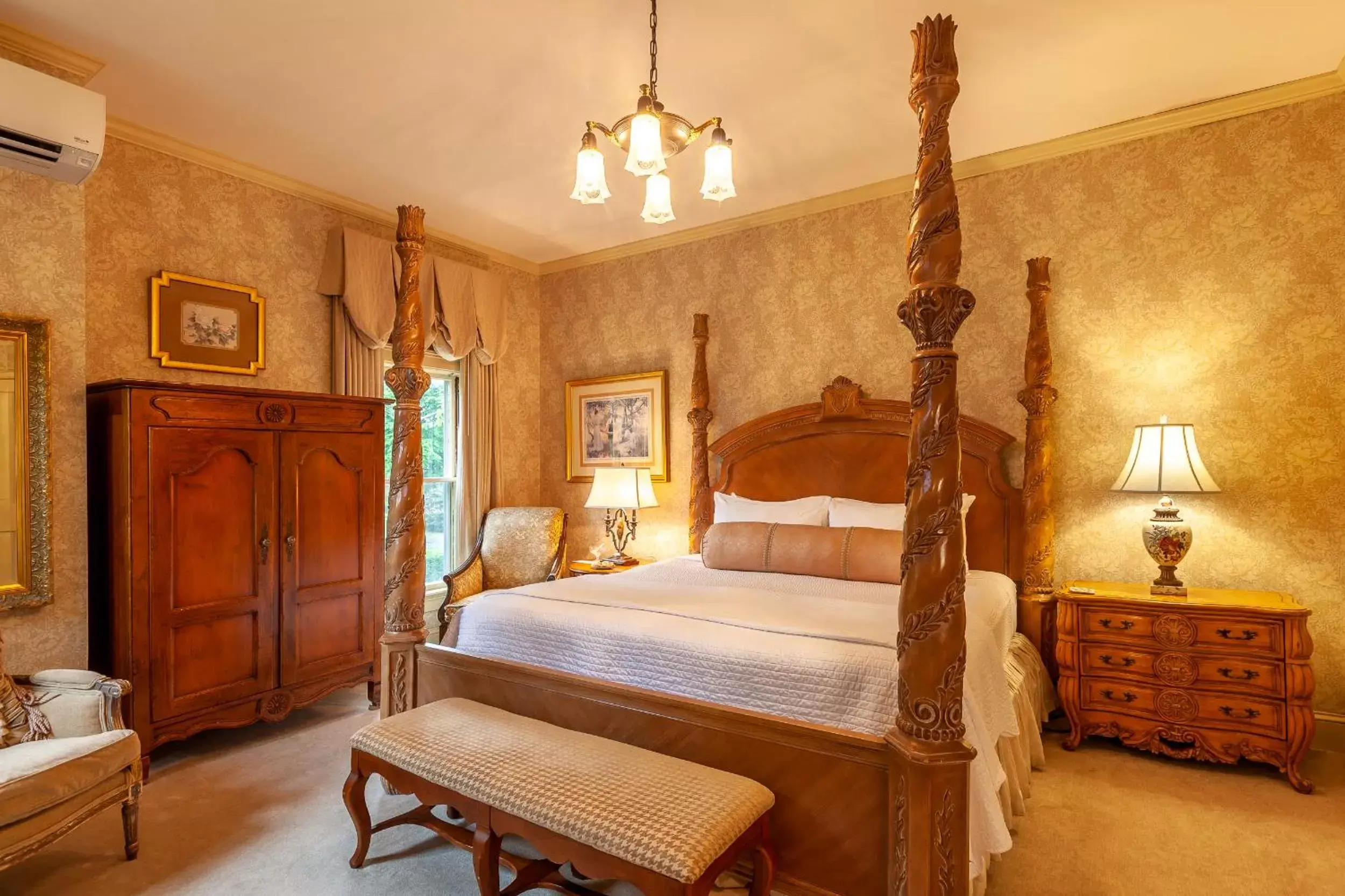 Bed in Ivy Lodge