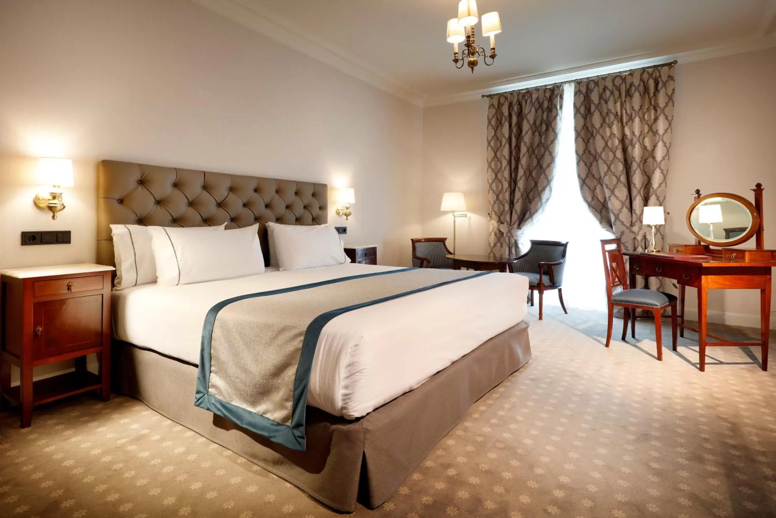 Bedroom, Bed in Eurostars Hotel Real