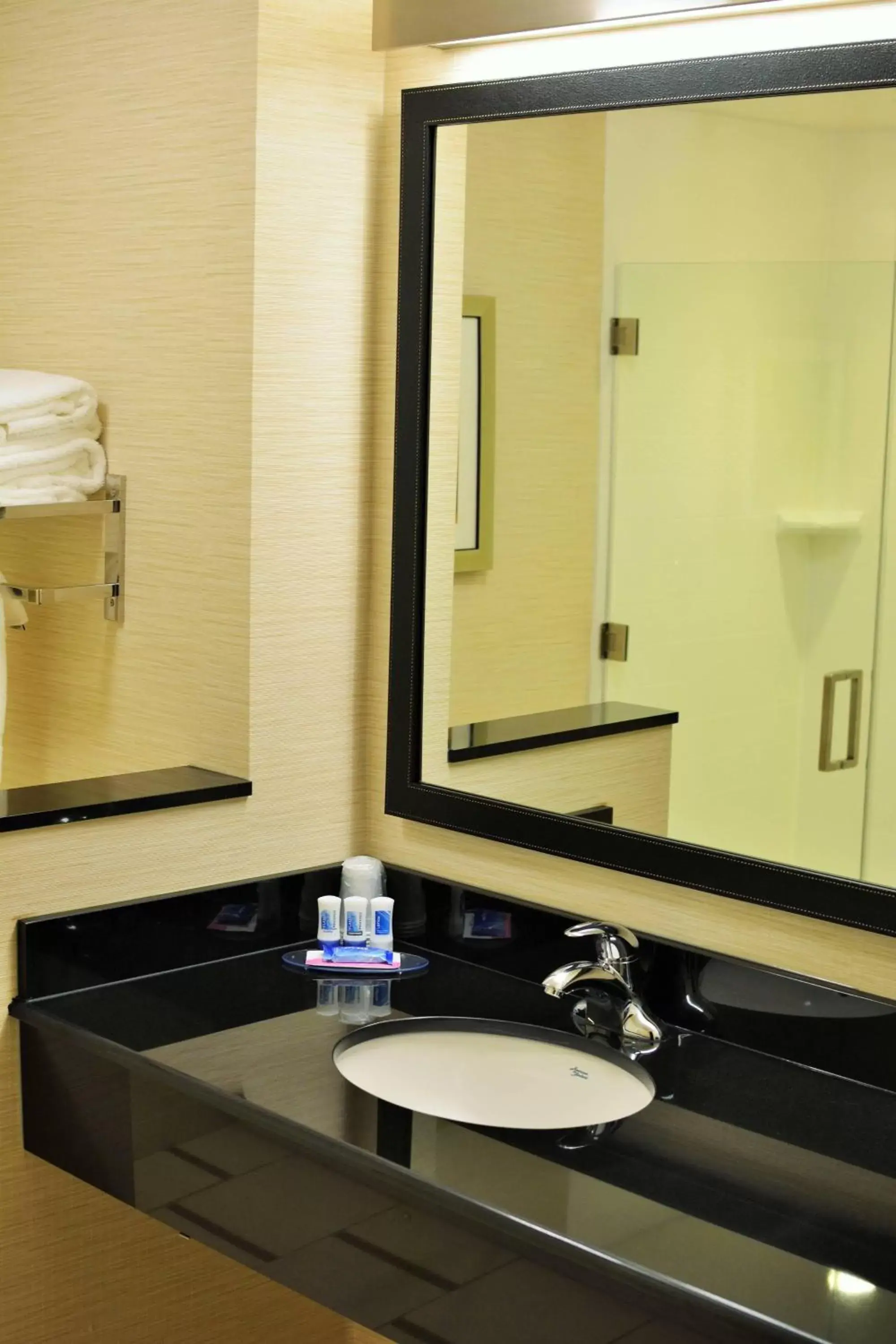 Bathroom in Fairfield Inn & Suites by Marriott Omaha Northwest