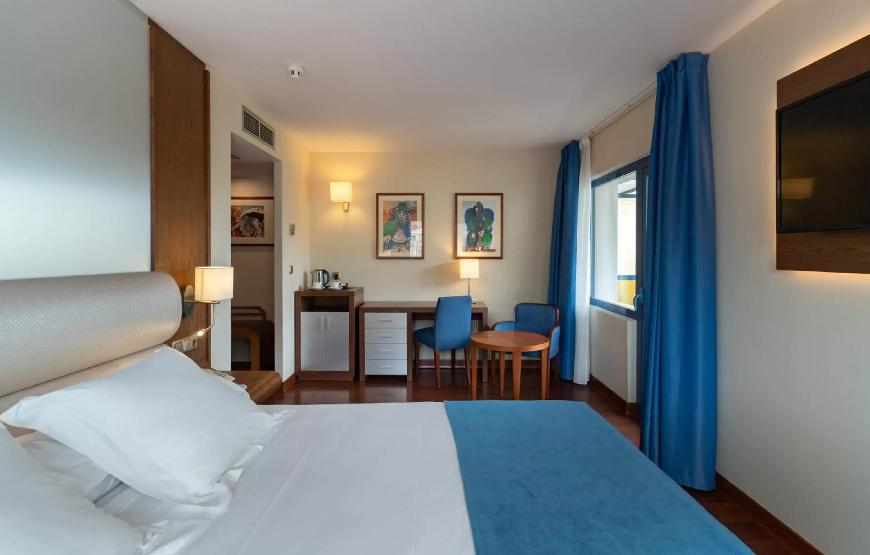 TV and multimedia, Bed in Hotel MS Maestranza Málaga