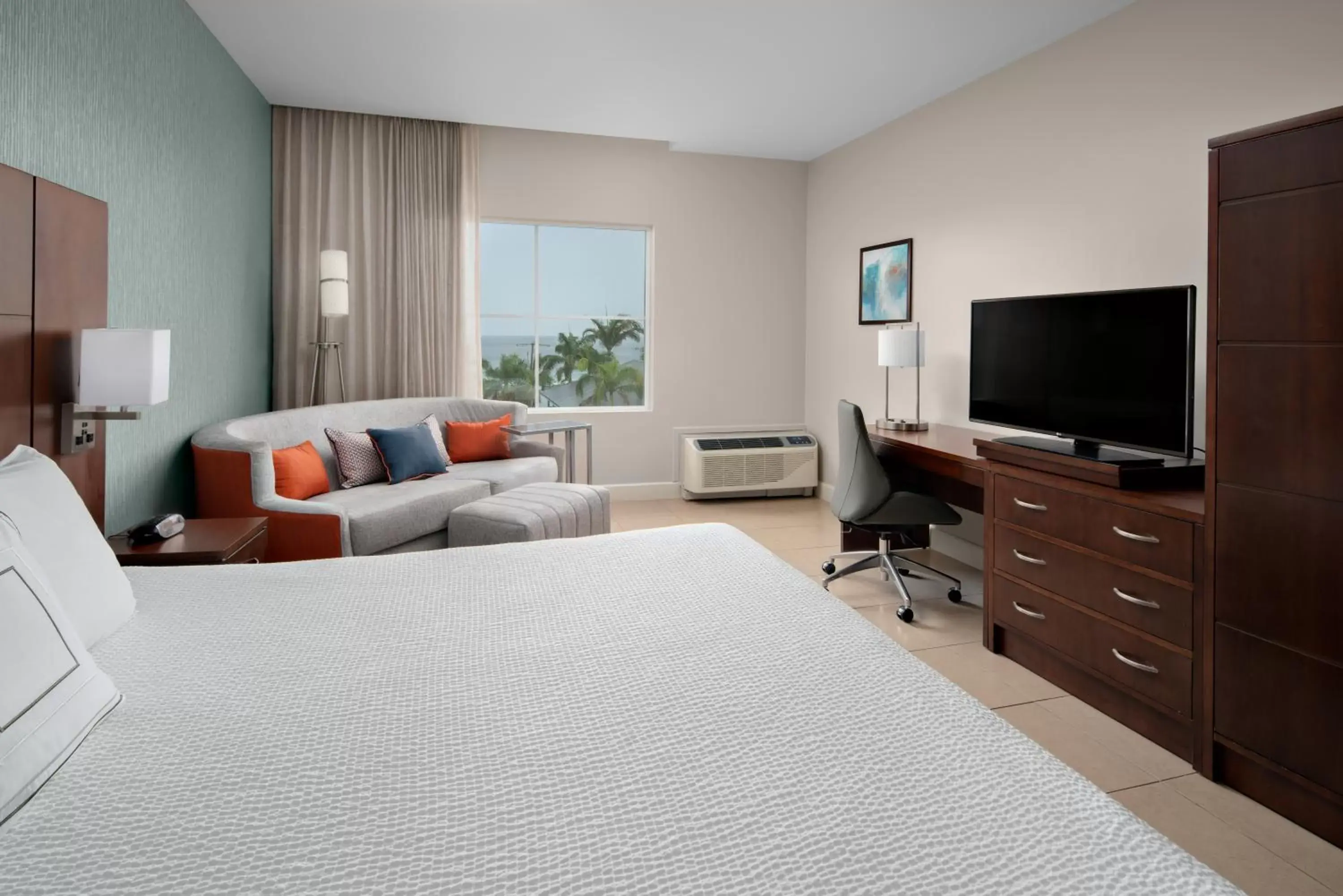Photo of the whole room, TV/Entertainment Center in Courtyard by Marriott Bridgetown, Barbados