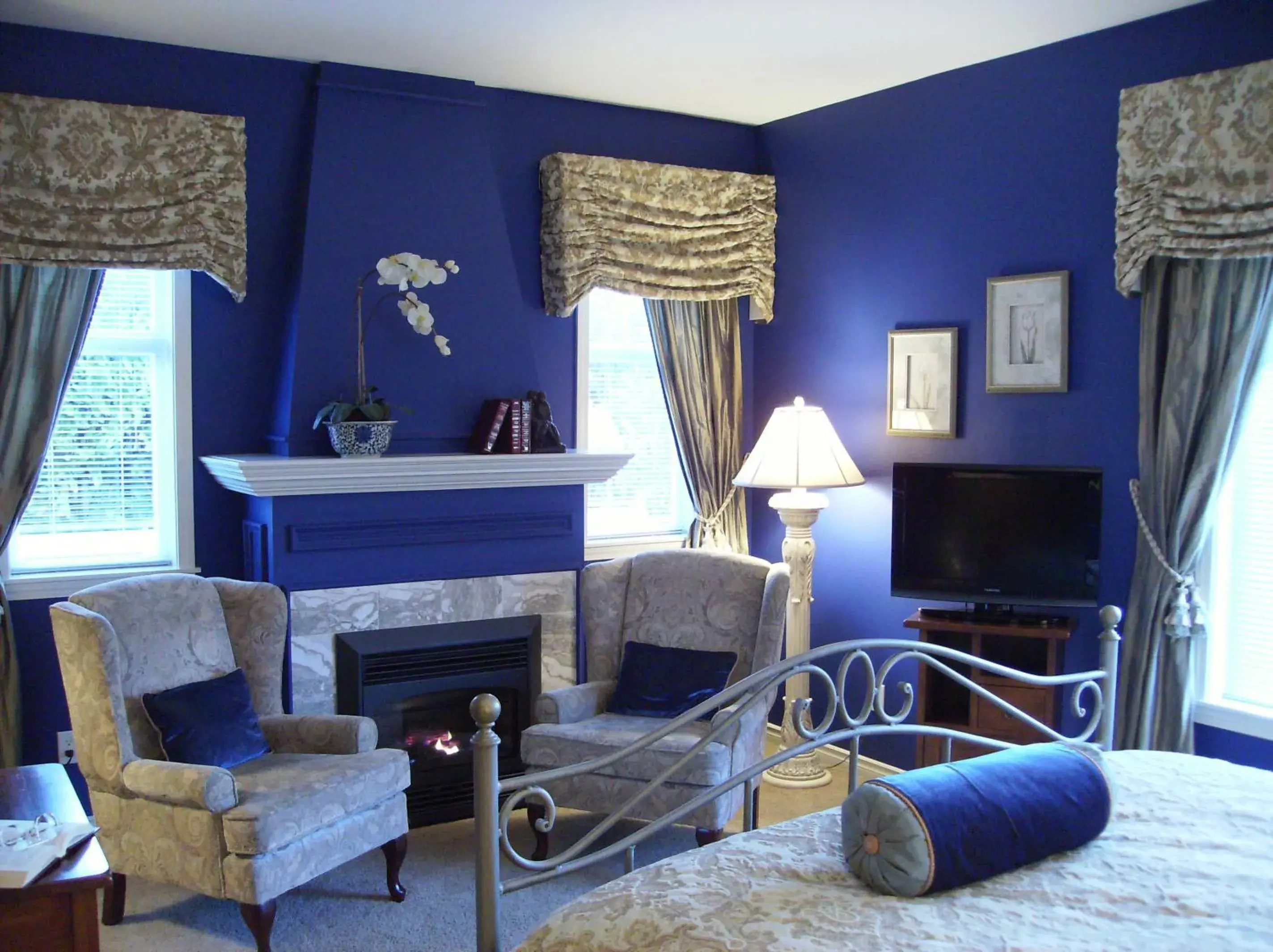 Photo of the whole room, Seating Area in The Beacon Inn at Sidney