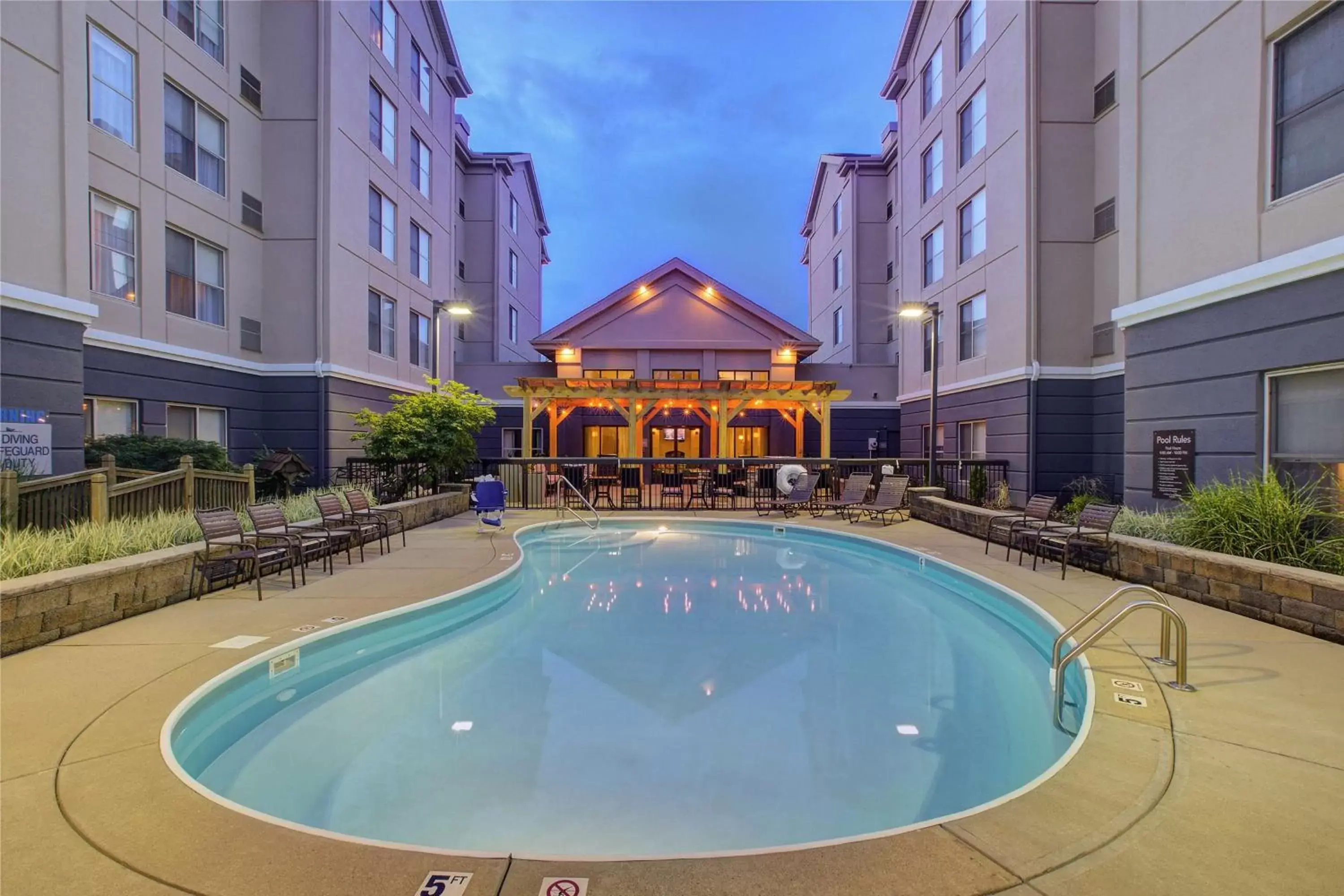 Property building, Swimming Pool in Homewood Suites by Hilton Dayton South