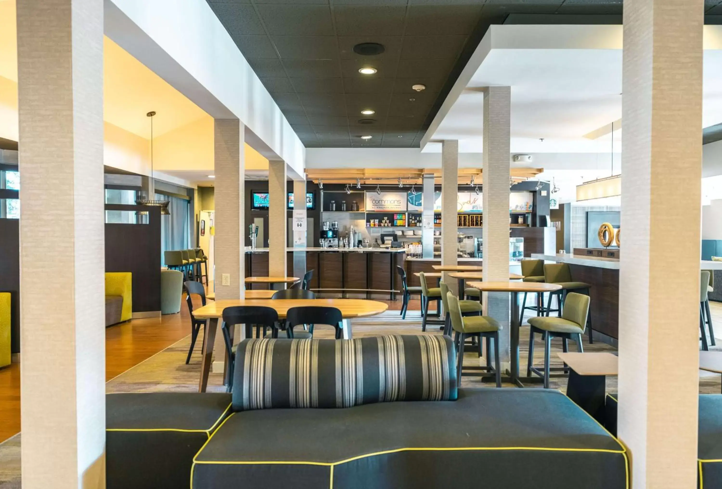 Restaurant/places to eat in Sonesta Select Camarillo Restaurant/places to eat in Sonesta Select Camarillo