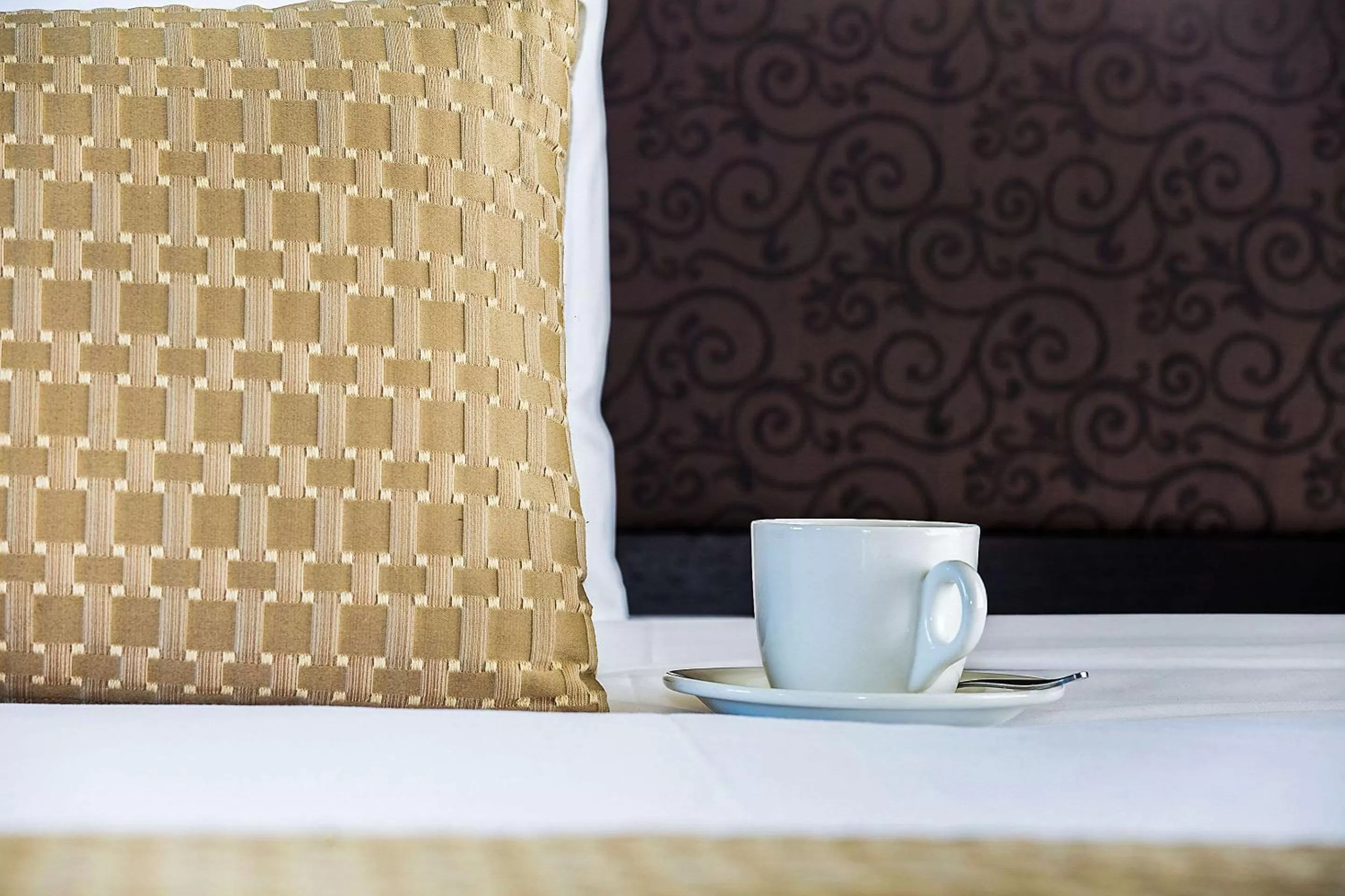 Bedroom, Bed in Comfort Inn On Raglan