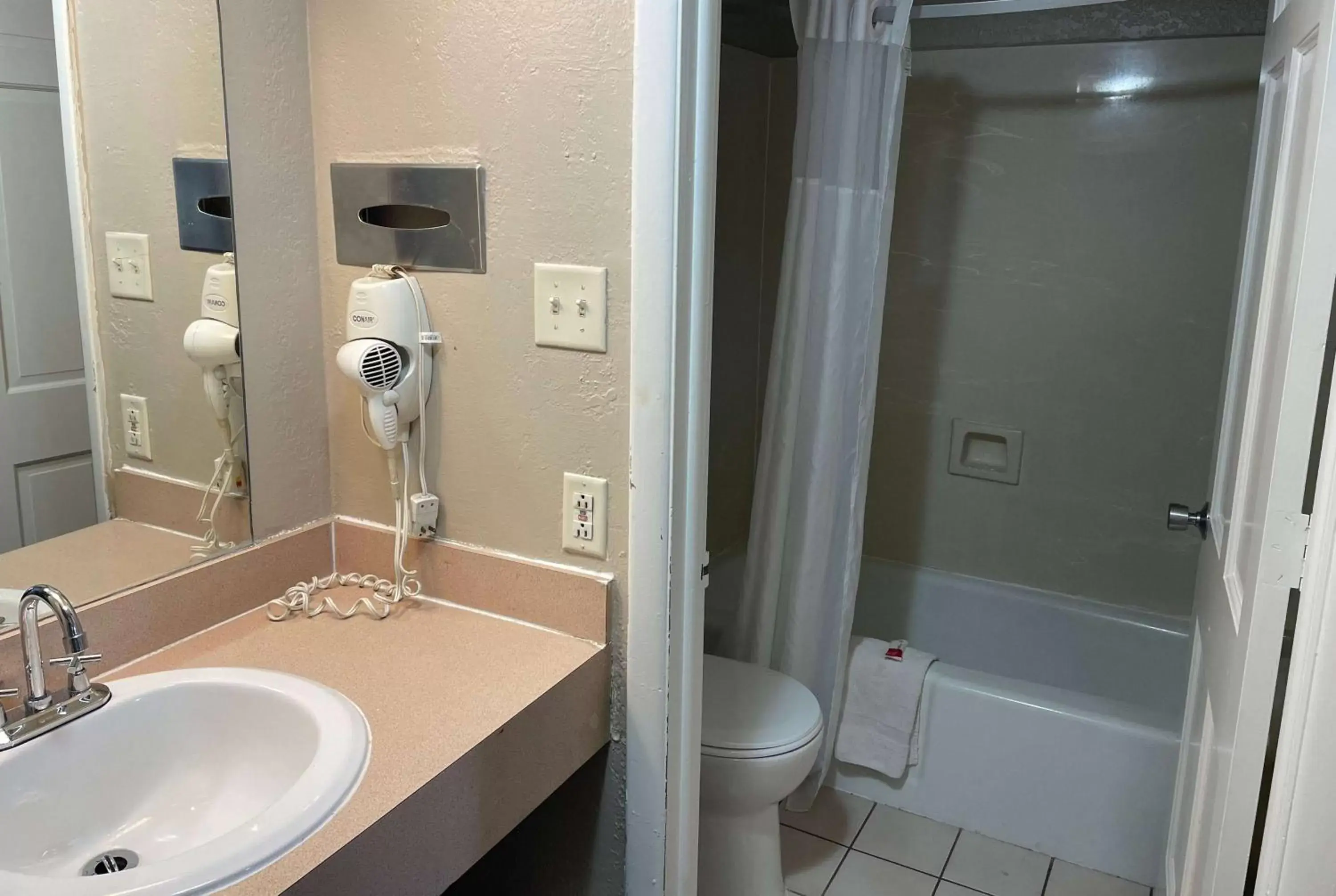 TV and multimedia, Bathroom in Super 8 by Wyndham Junction City