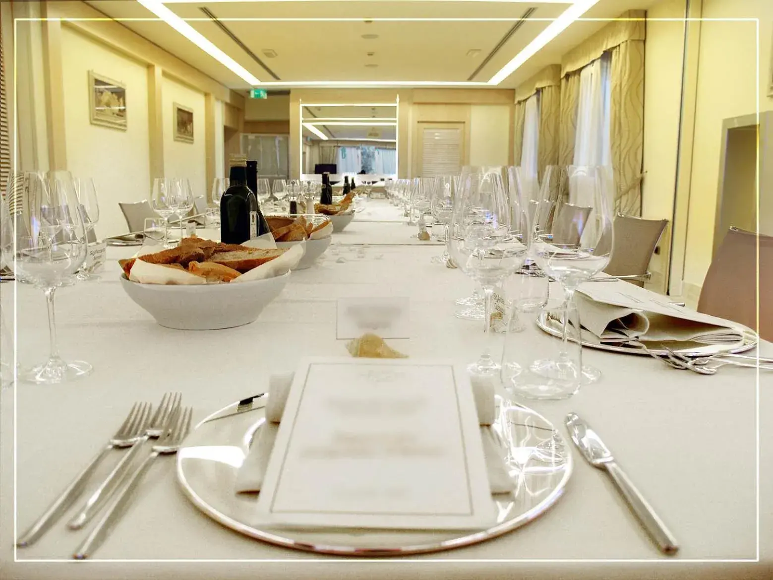 Restaurant/Places to Eat in Hotel Airone