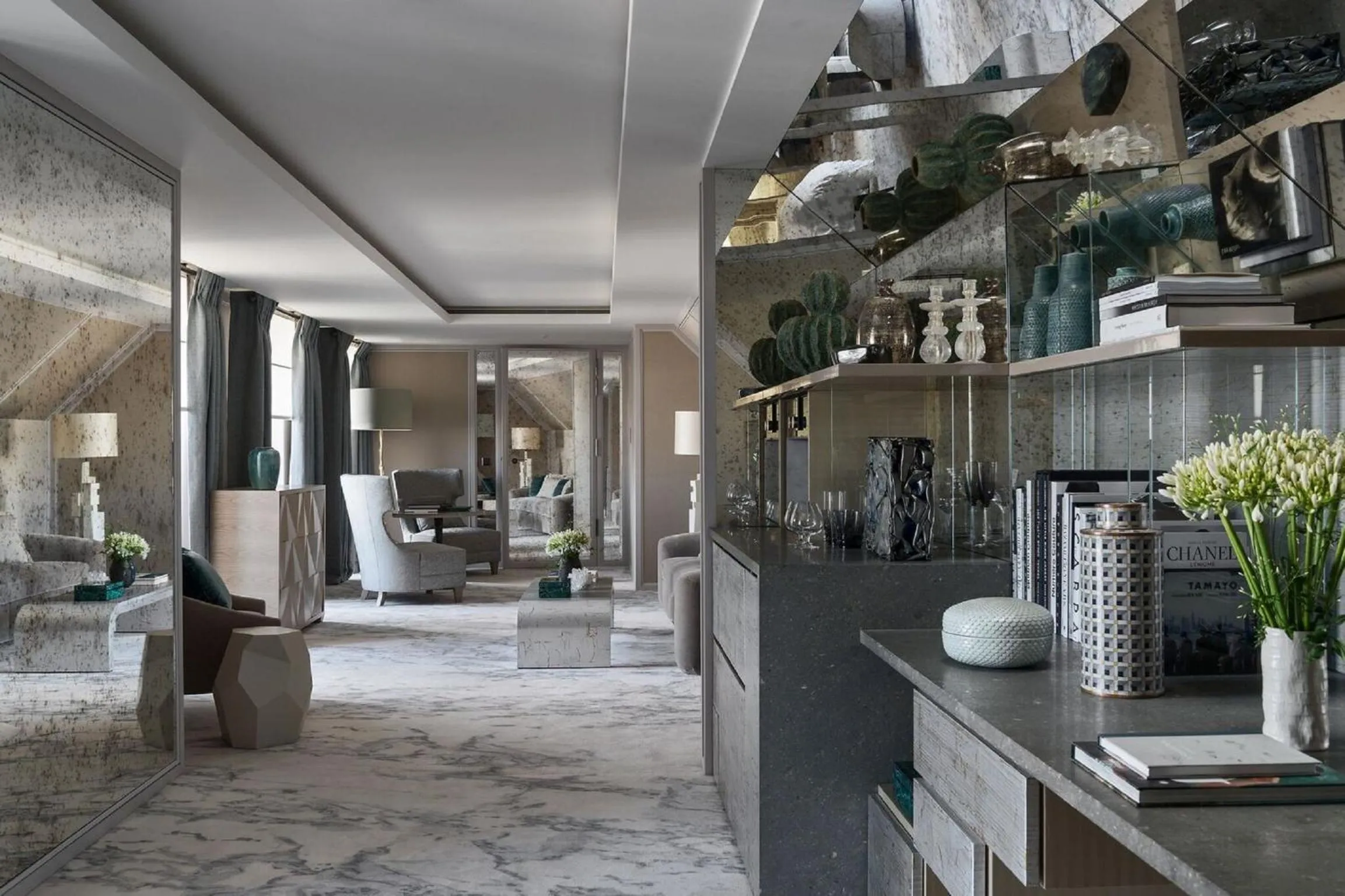 Living room in Hotel de Crillon