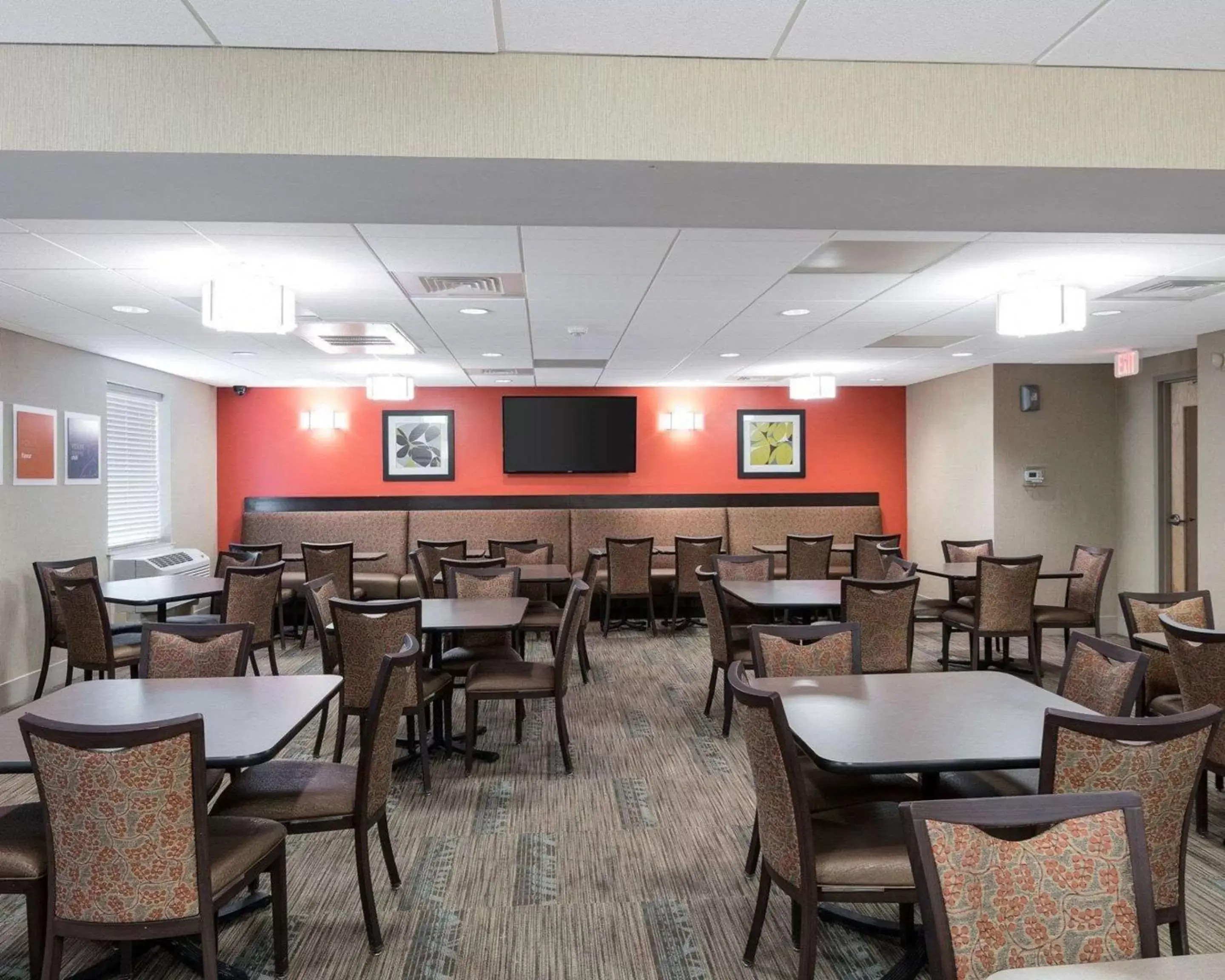 Restaurant/Places to Eat in Comfort Inn - Rehoboth