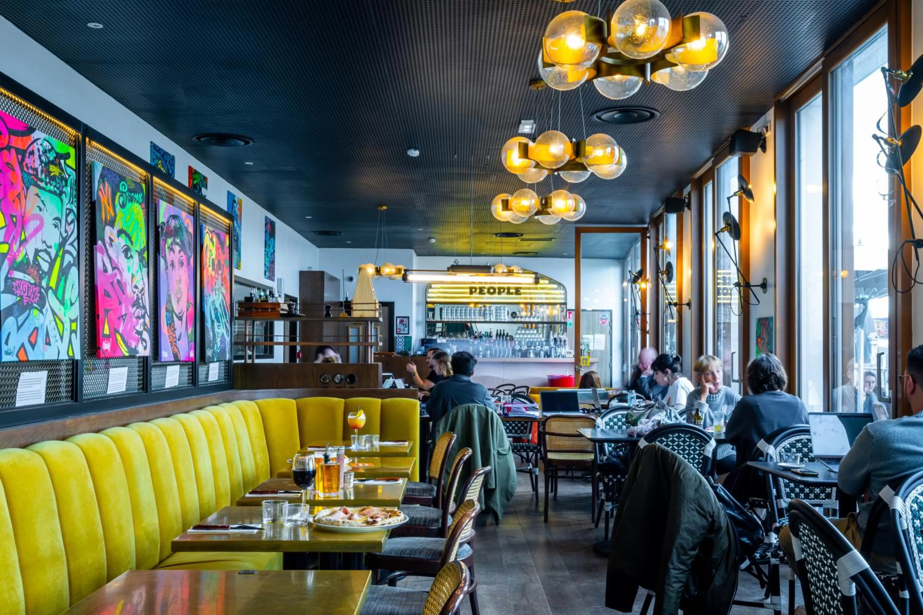 Living room in The People - Paris Nation