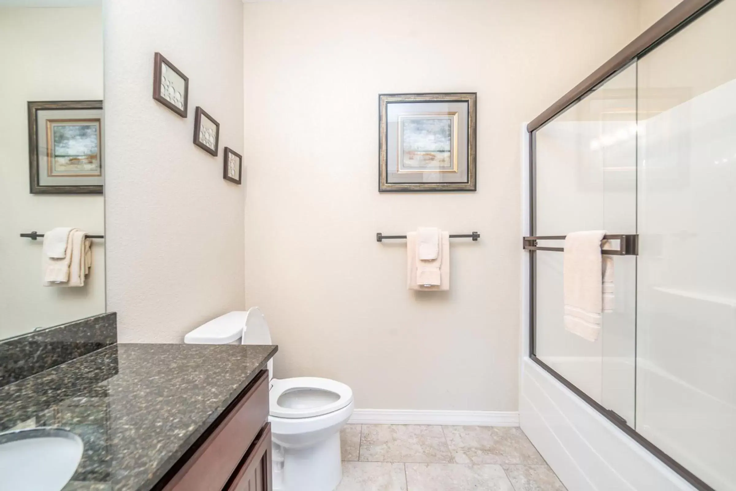 Three-Bedroom Apartment with Lake View in Majestic at Table Rock Three-Bedroom Apartment with Lake View in Majestic at Table Rock