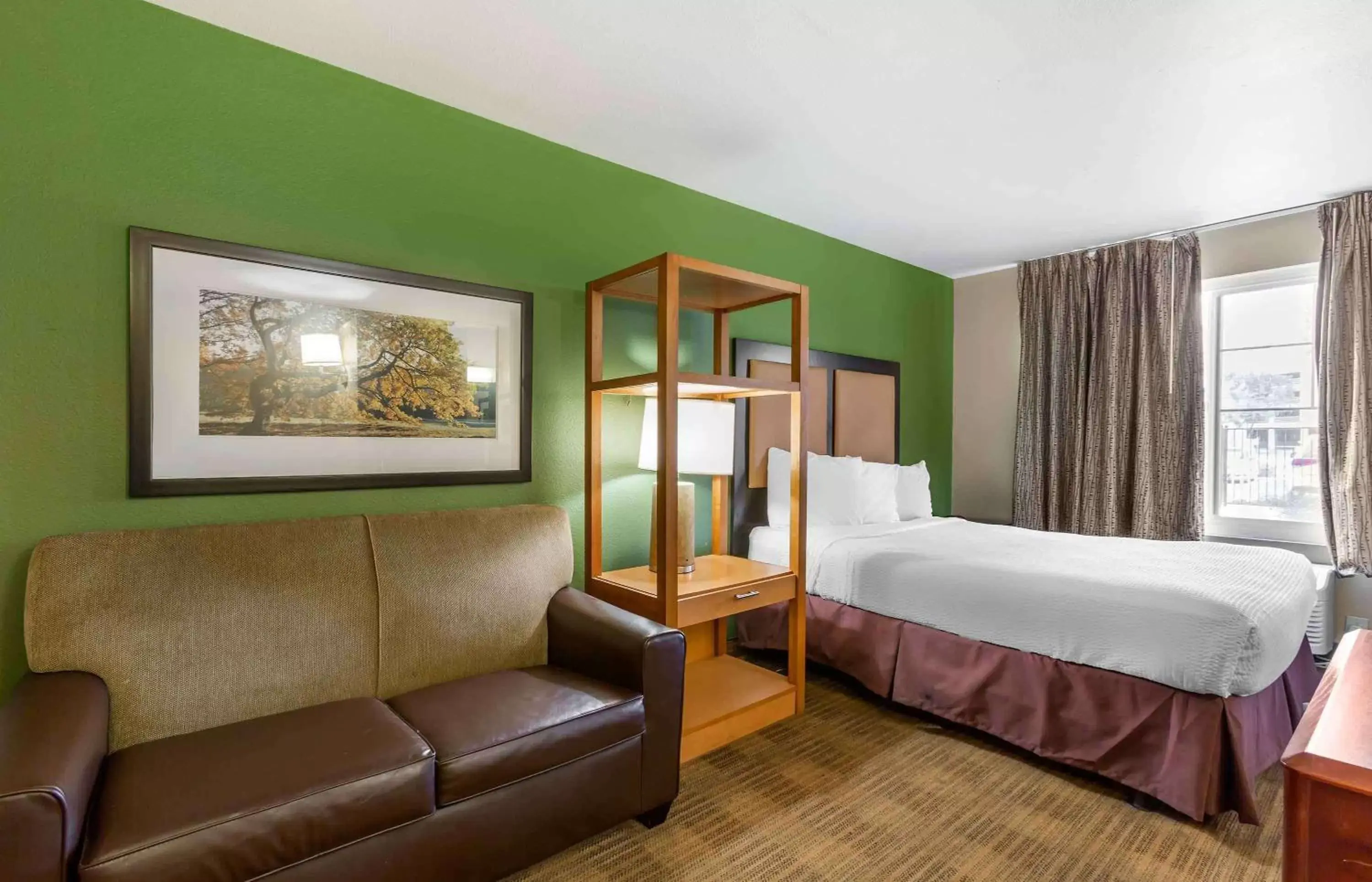Bedroom in Extended Stay America Suites - Phoenix - Midtown