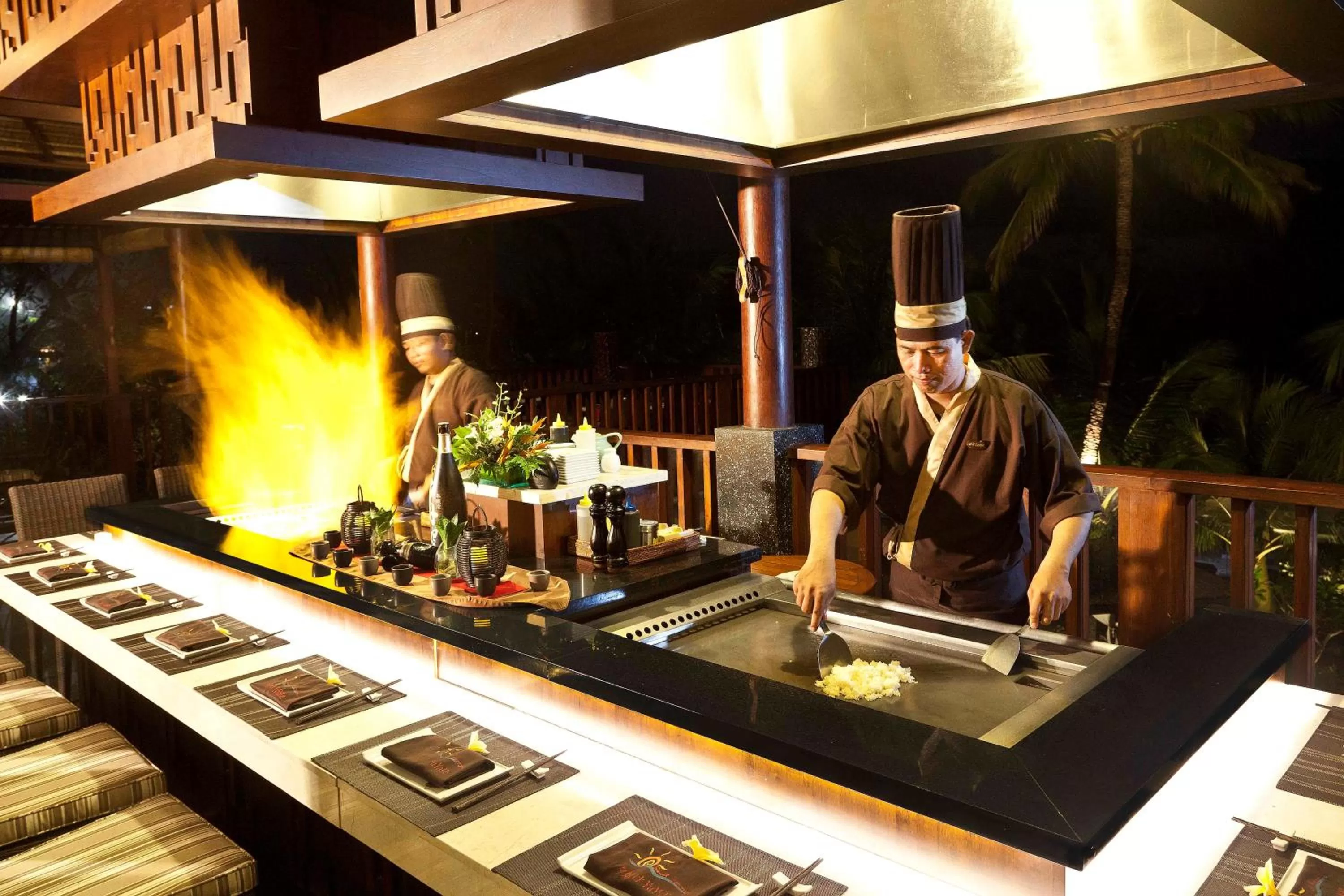 Restaurant/places to eat in Legian Beach Hotel