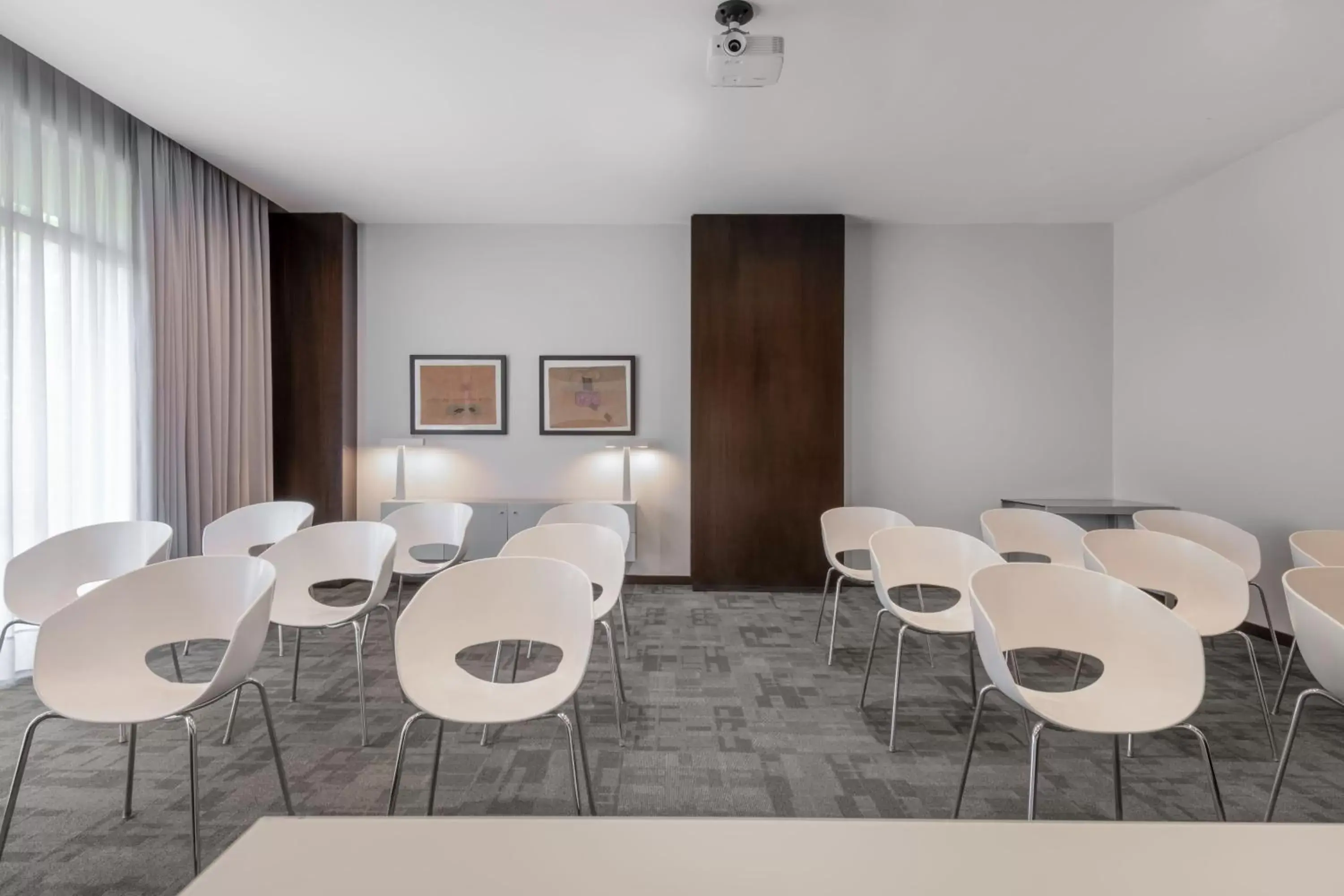 Meeting/conference room in AC Hotel Coslada Aeropuerto by Marriott