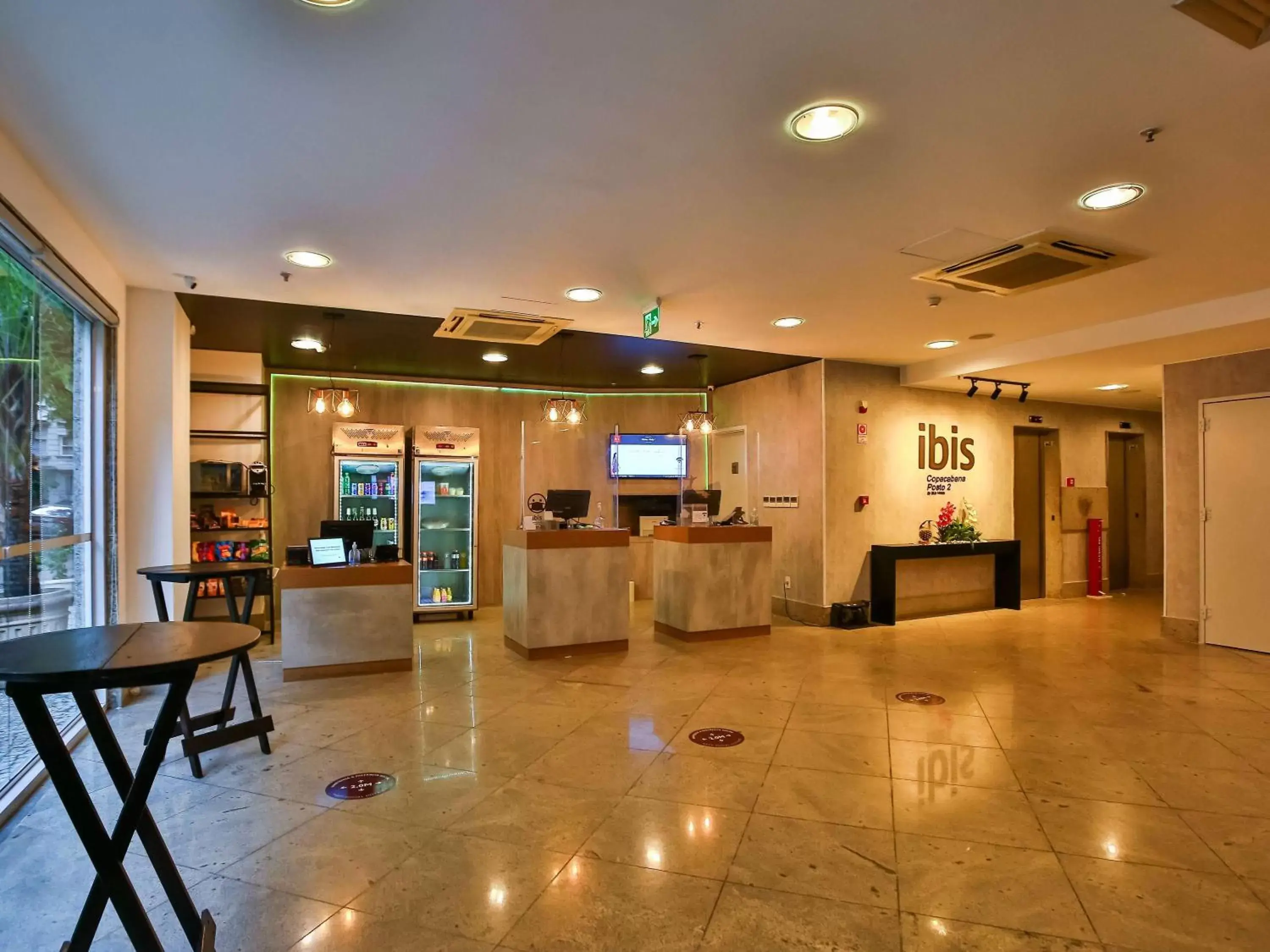 Property building in ibis Copacabana Posto 2