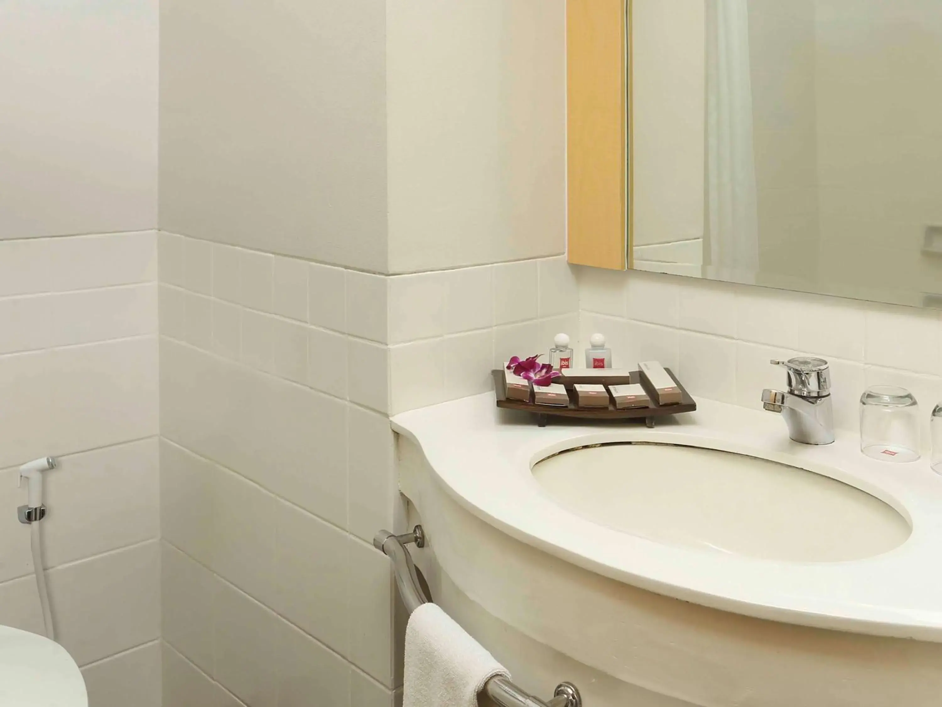 Standard Twin Room in Ibis Jakarta Arcadia Standard Twin Room in Ibis Jakarta Arcadia