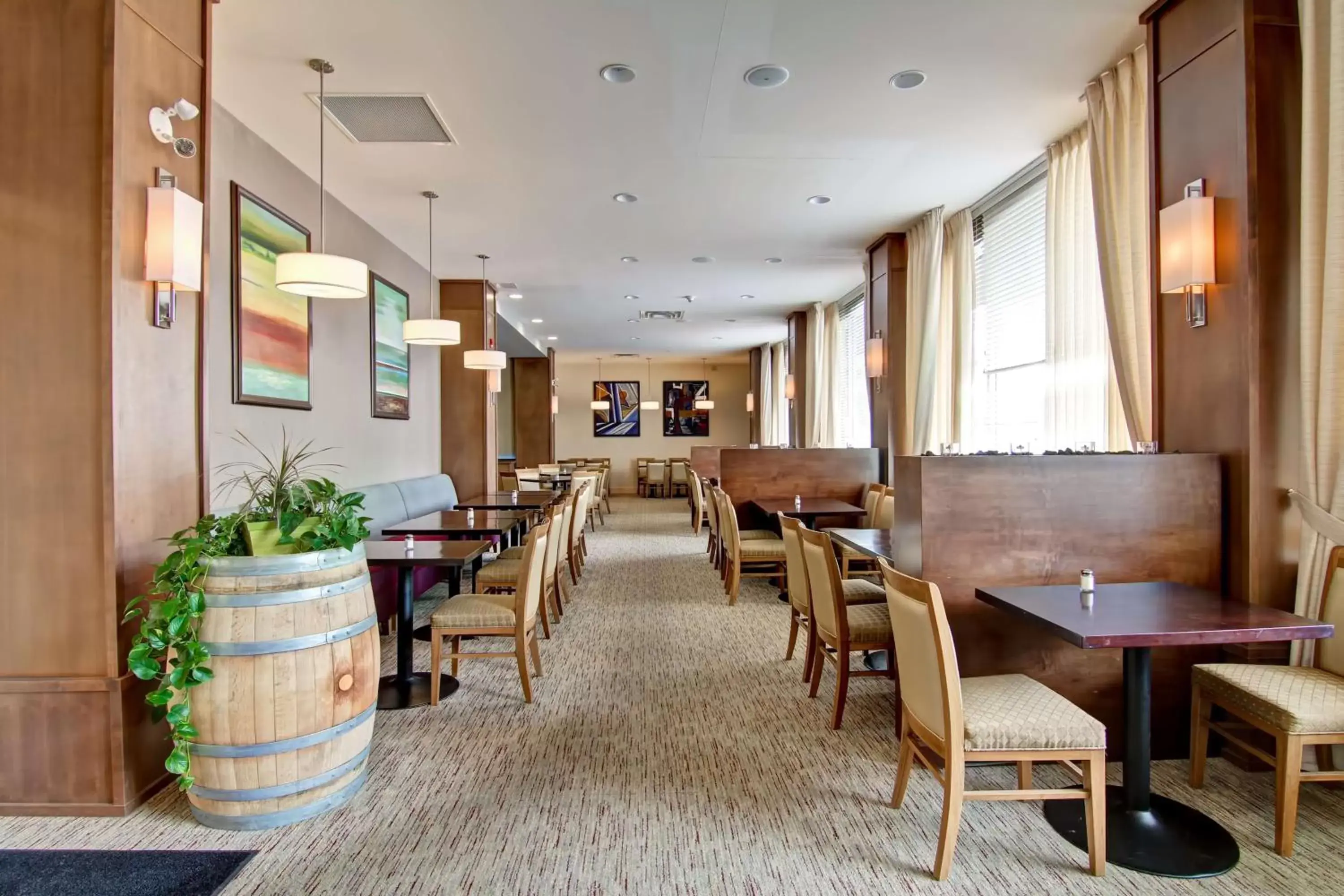 Restaurant/Places to Eat in DoubleTree by Hilton - Kamloops