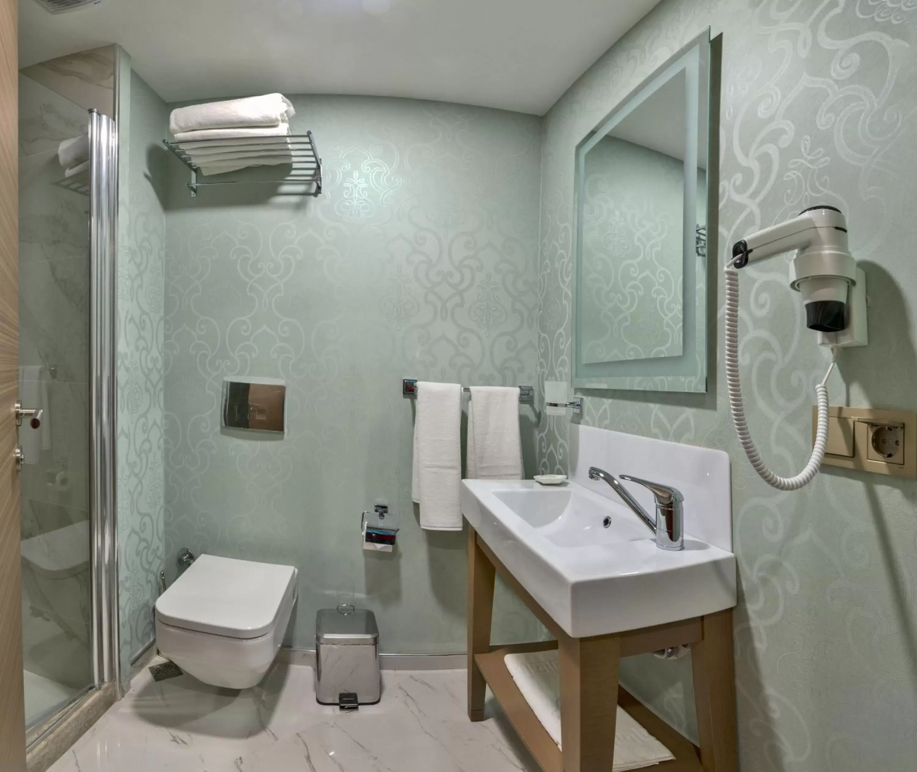 Toilet, Bathroom in Taximist Hotel
