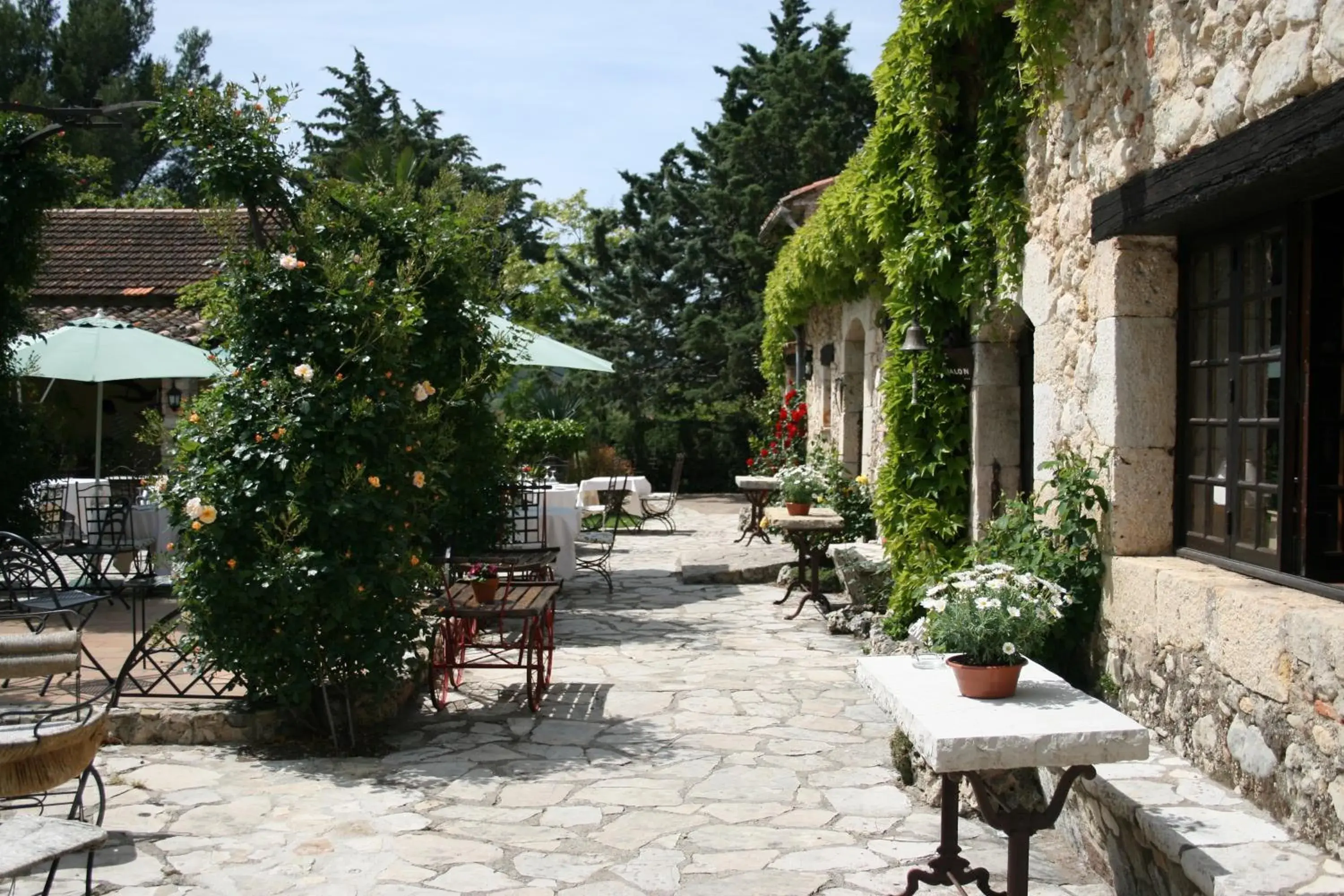 Restaurant/Places to Eat in Hotel-Restaurant Le Moulin De La Camandoule