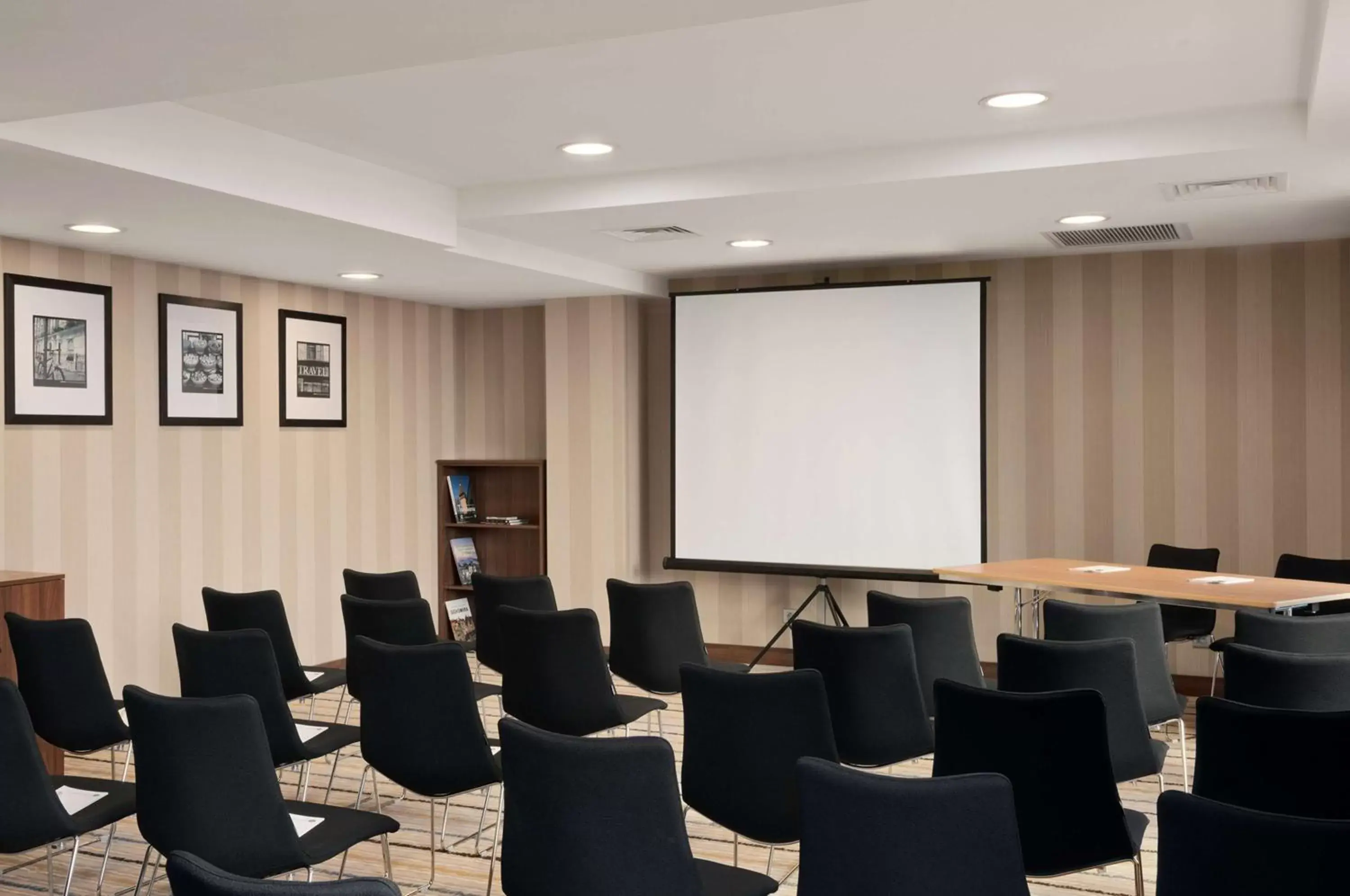 Meeting/conference room in Hampton by Hilton Cluj-Napoca
