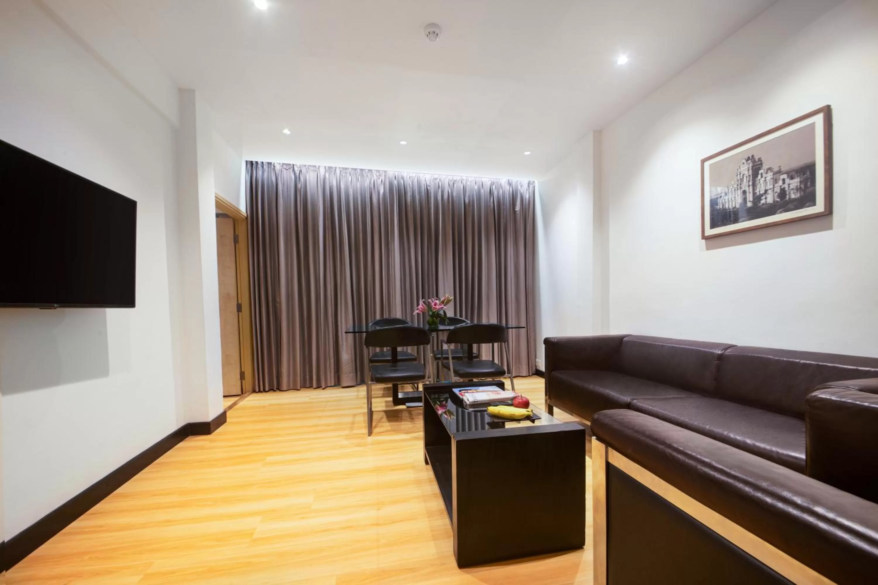 Communal lounge/ TV room in Greenpark Hyderabad