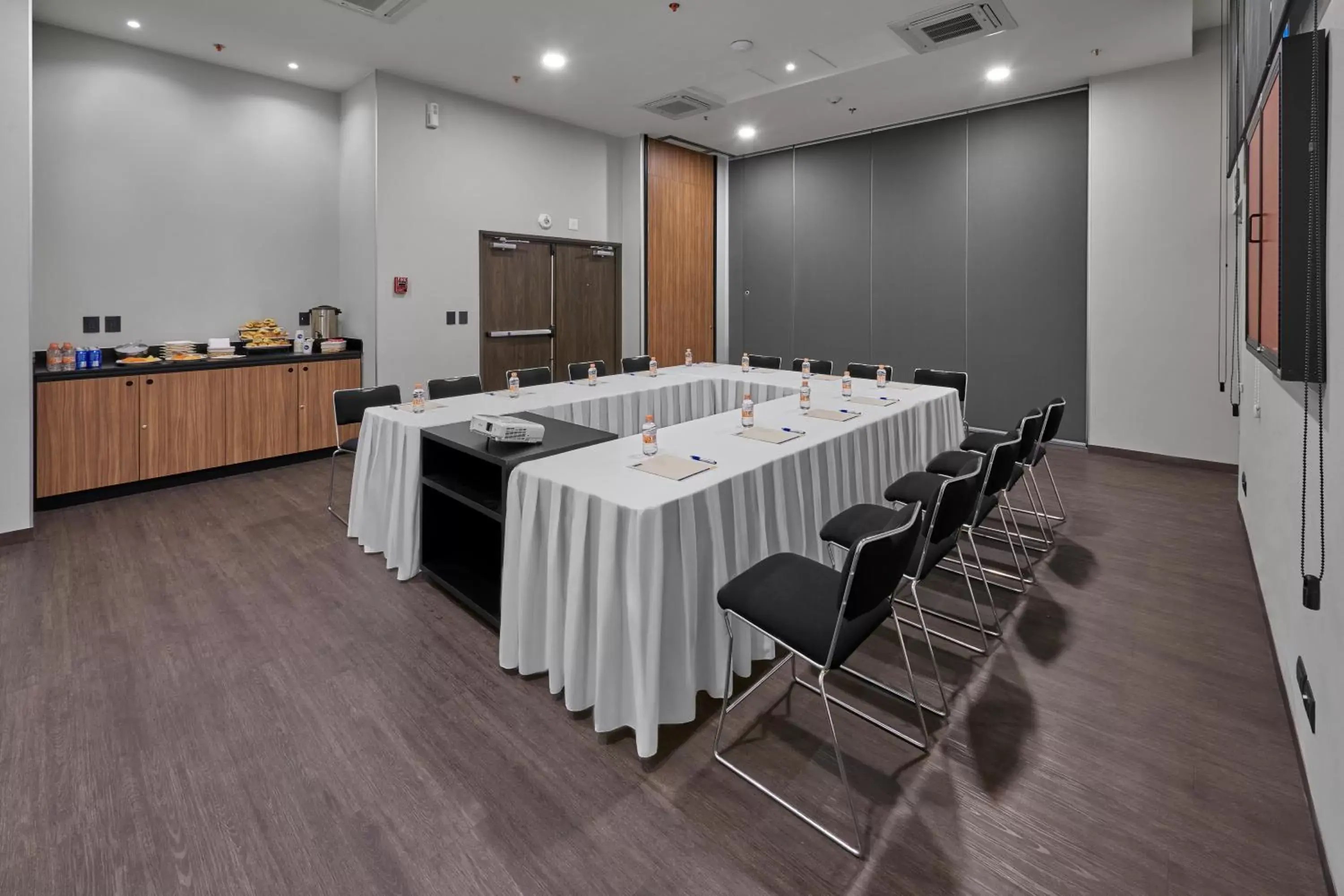 Meeting/conference room in City Express by Marriott CDMX La Villa