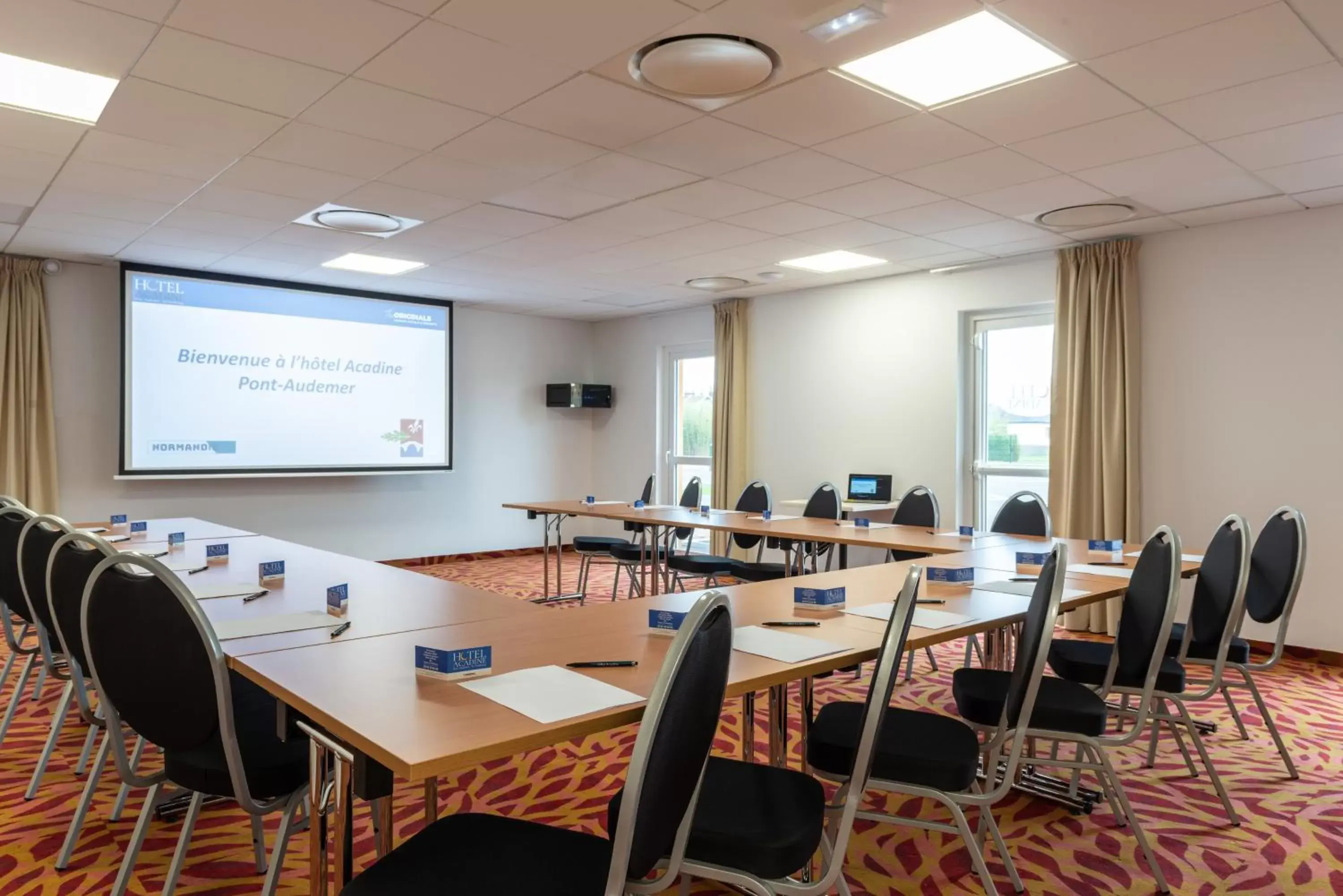 Meeting/conference room in The Originals City, Hôtel Acadine, Pont-Audemer