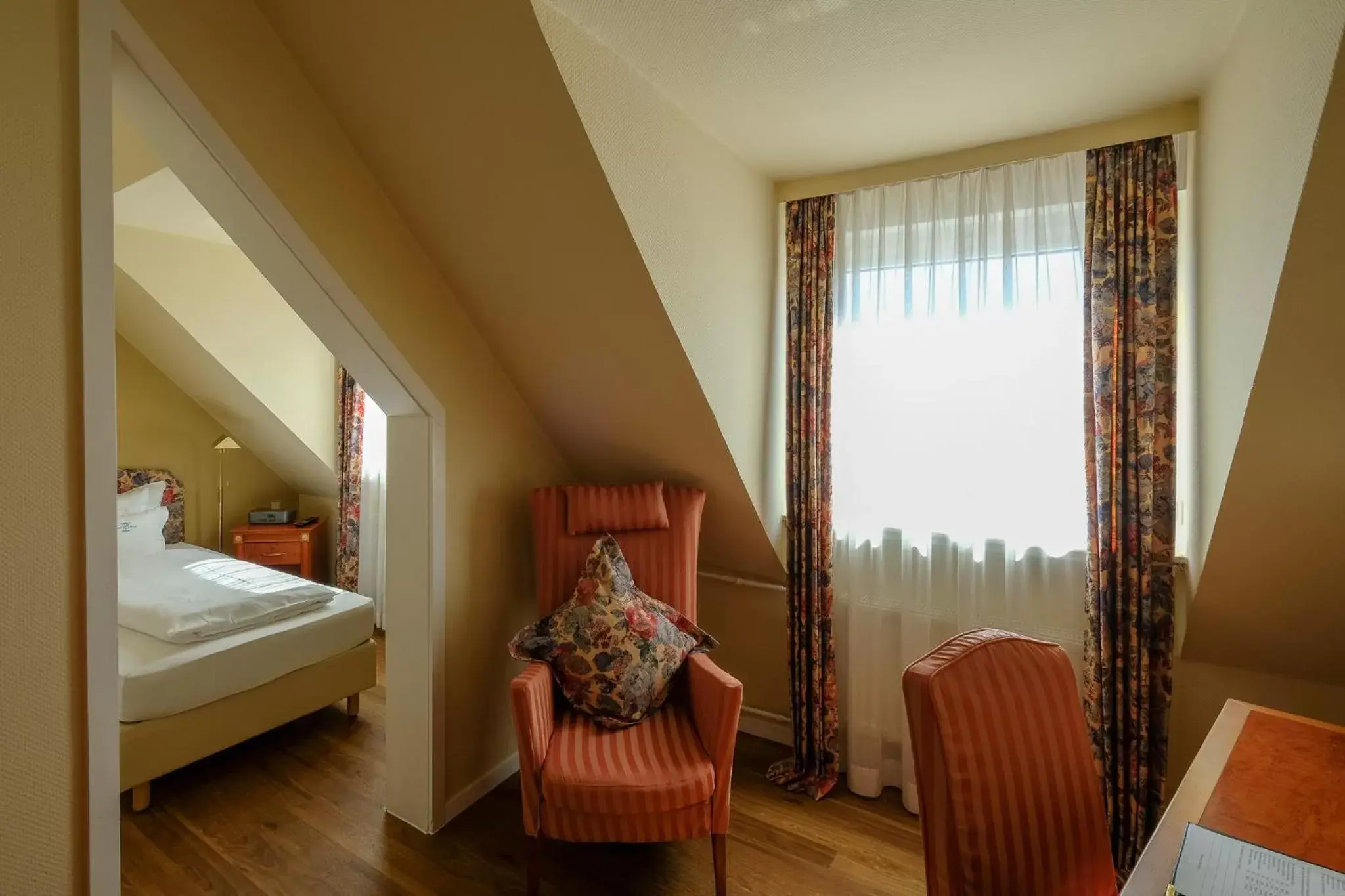 Single Room in Budget by Hotel Savoy Hannover Single Room in Budget by Hotel Savoy Hannover