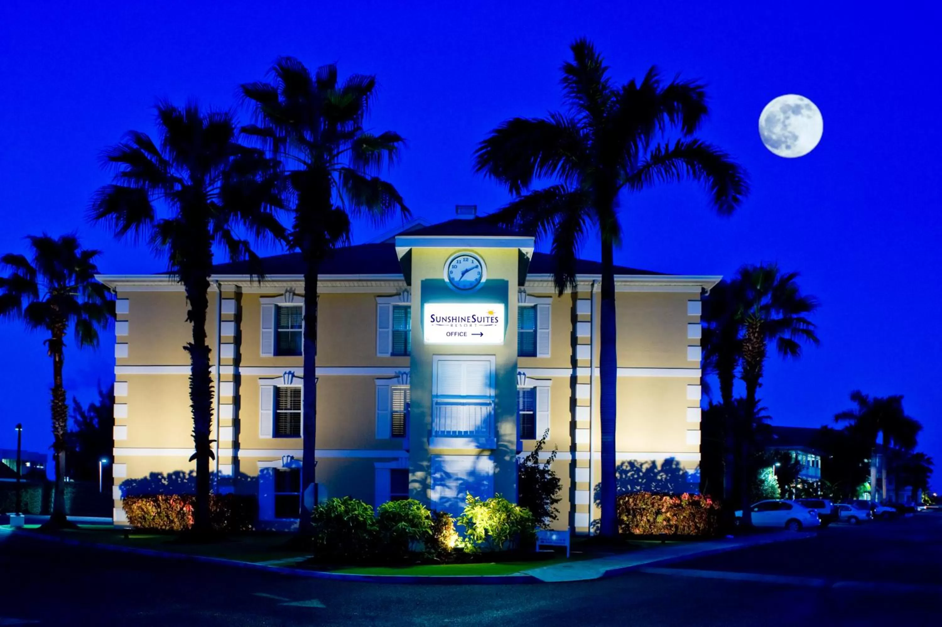 Property building in Sunshine Suites Resort