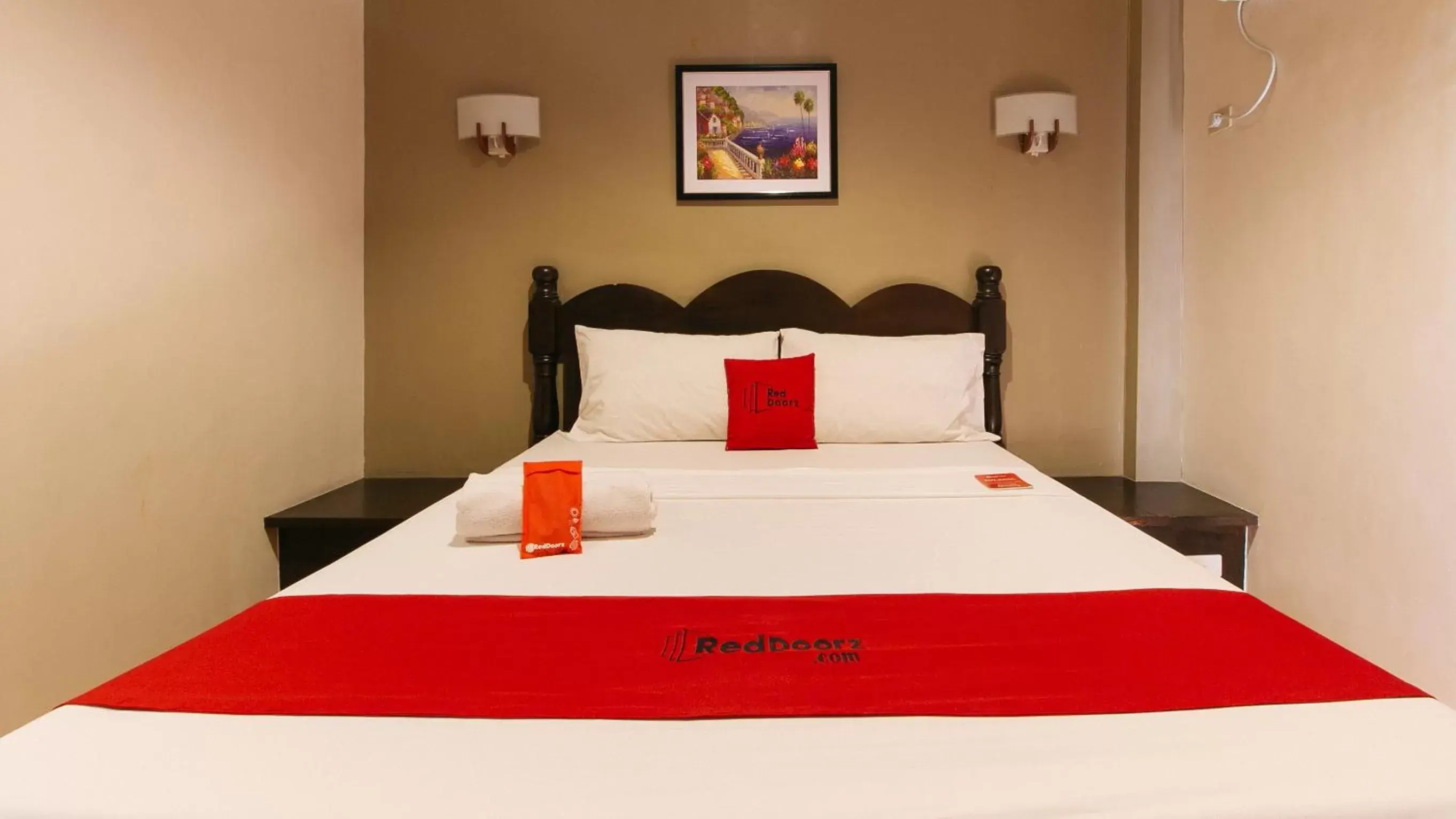 Bed in RedDoorz at KM 50 Aguinaldo Highway Tagaytay - Vaccinated Staff