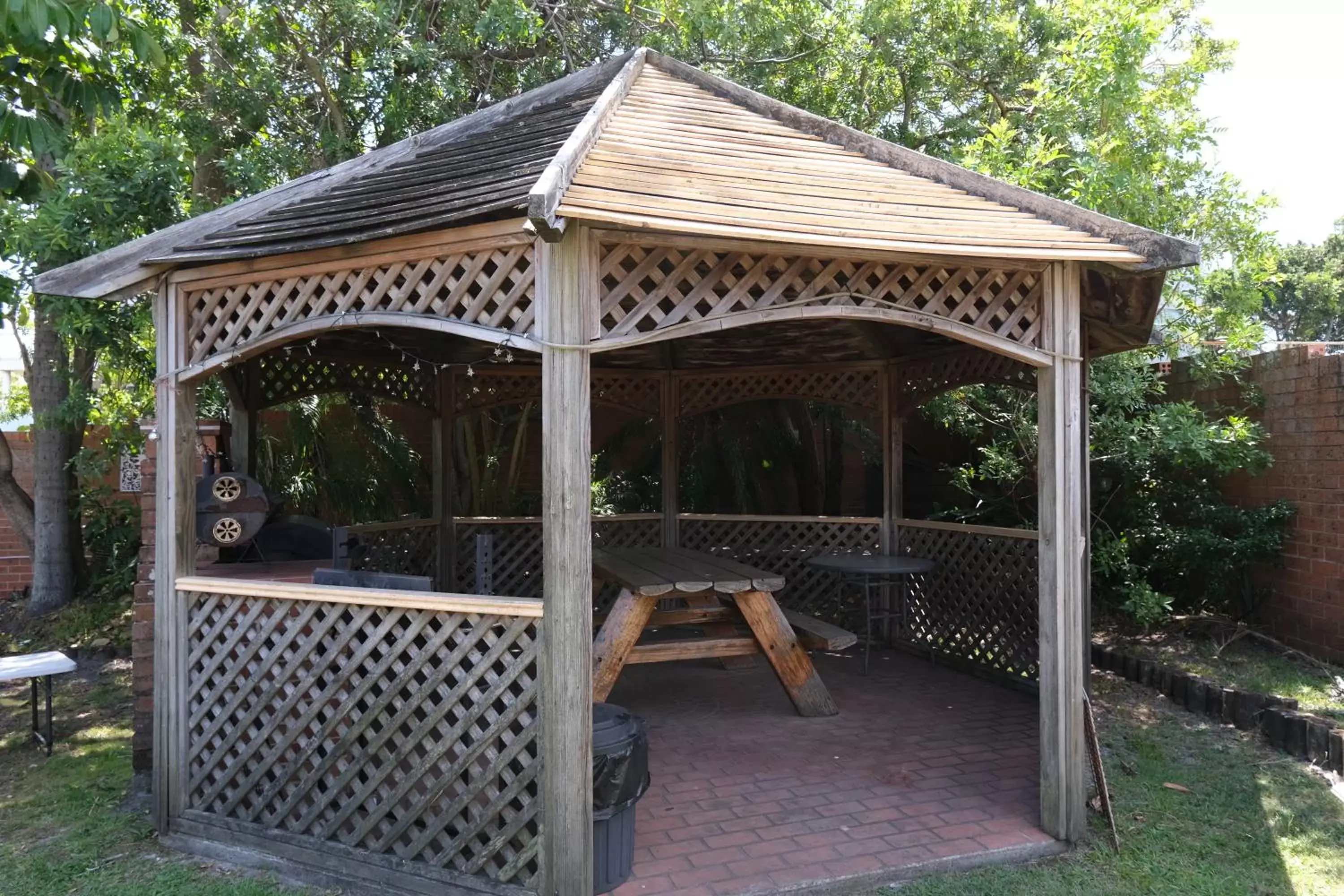 BBQ Facilities in Sapphire Palms Motel