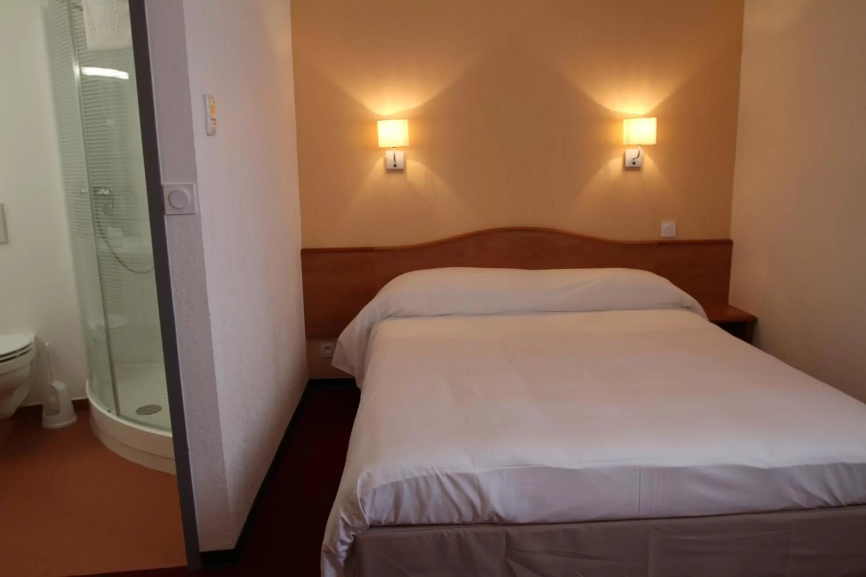 Bed in Brit Hotel Confort Villeneuve Sur Lot