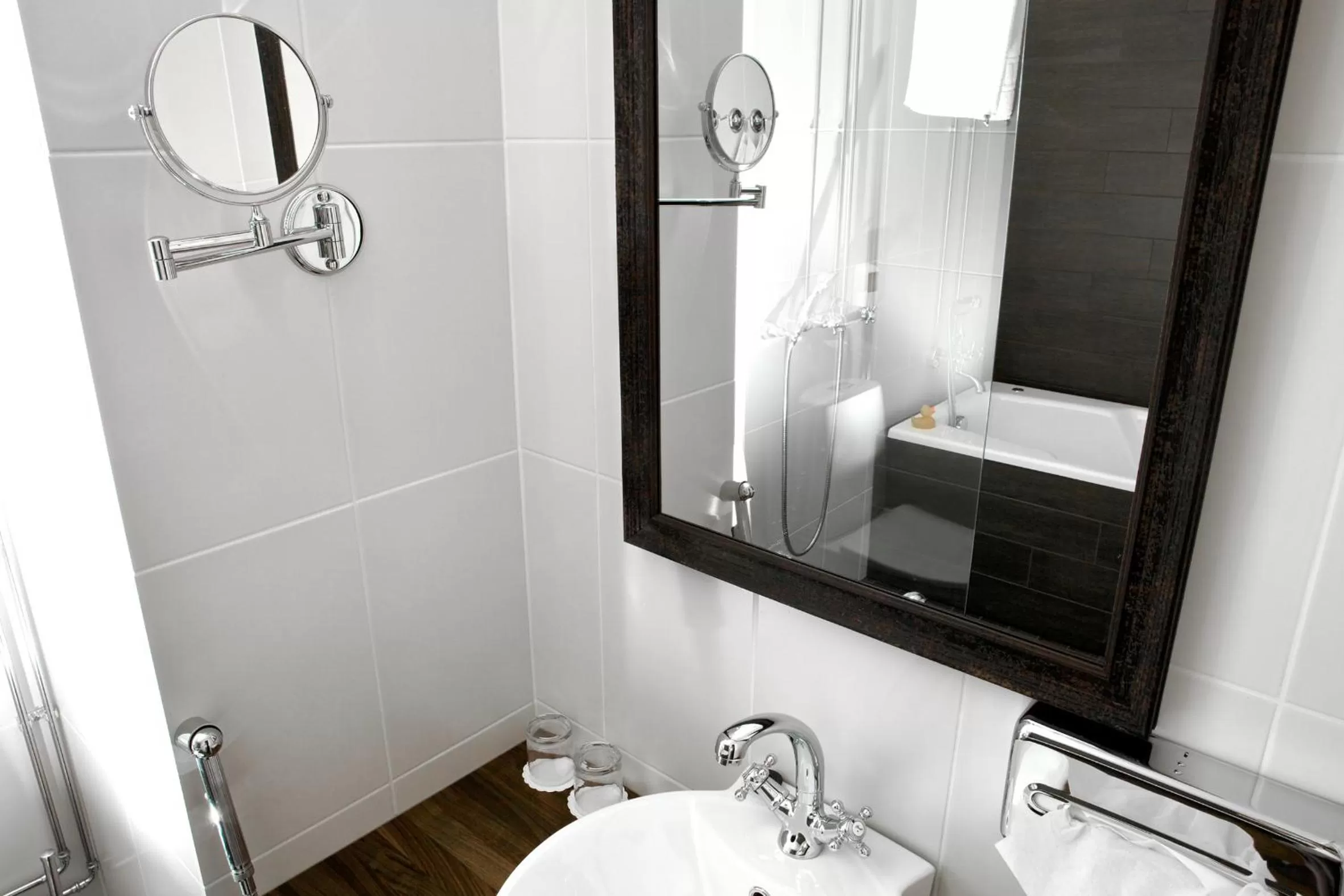 Bathroom in Boutique Hotel Yöpuu