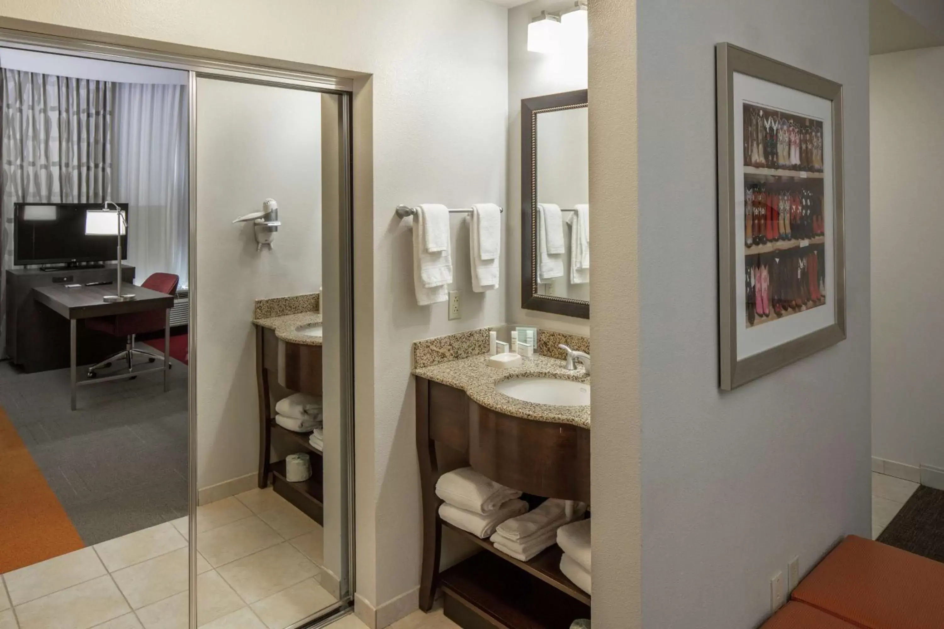 Bedroom, Bathroom in Hampton Inn & Suites Austin Cedar Park-Lakeline