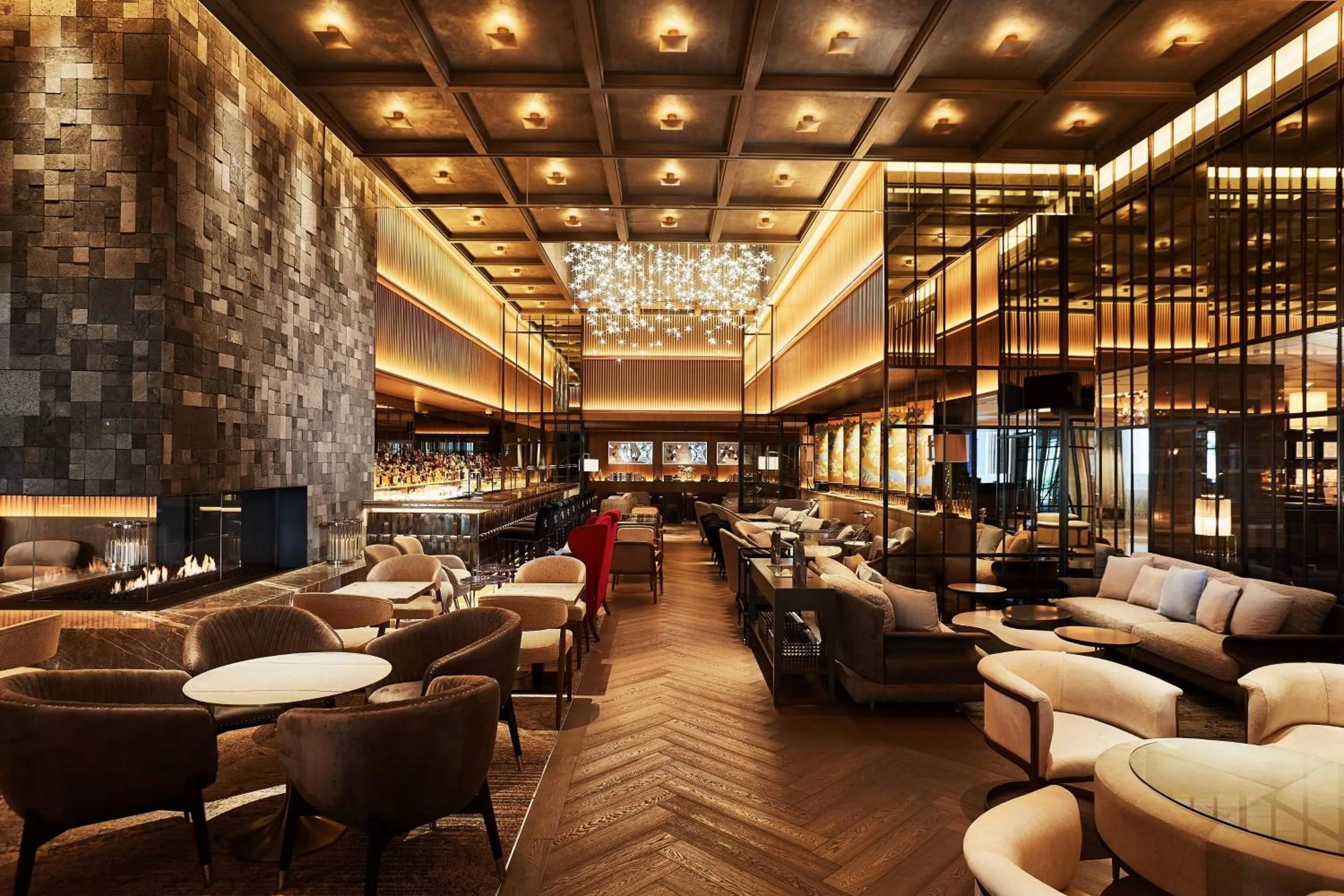 Lounge or bar in InterContinental Tokyo Bay by IHG