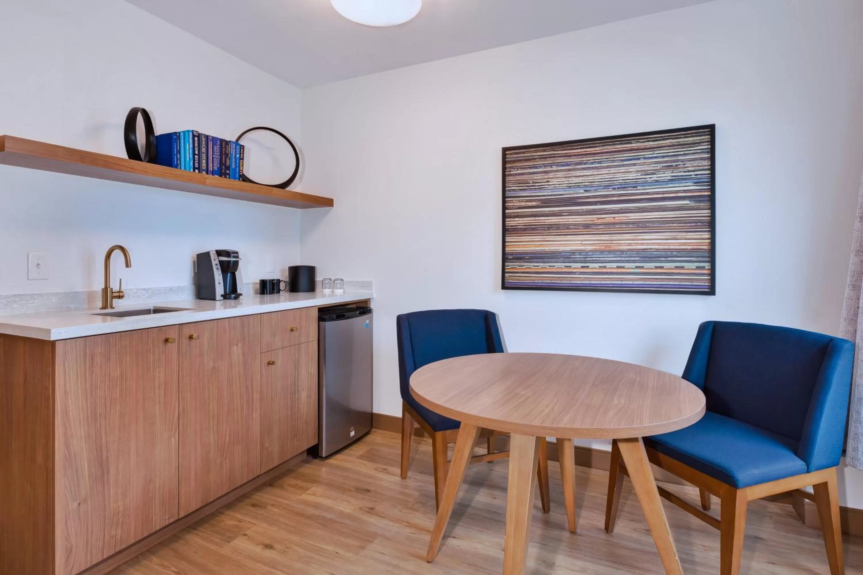 Photo of the whole room in Hotel Indigo Detroit Downtown by IHG