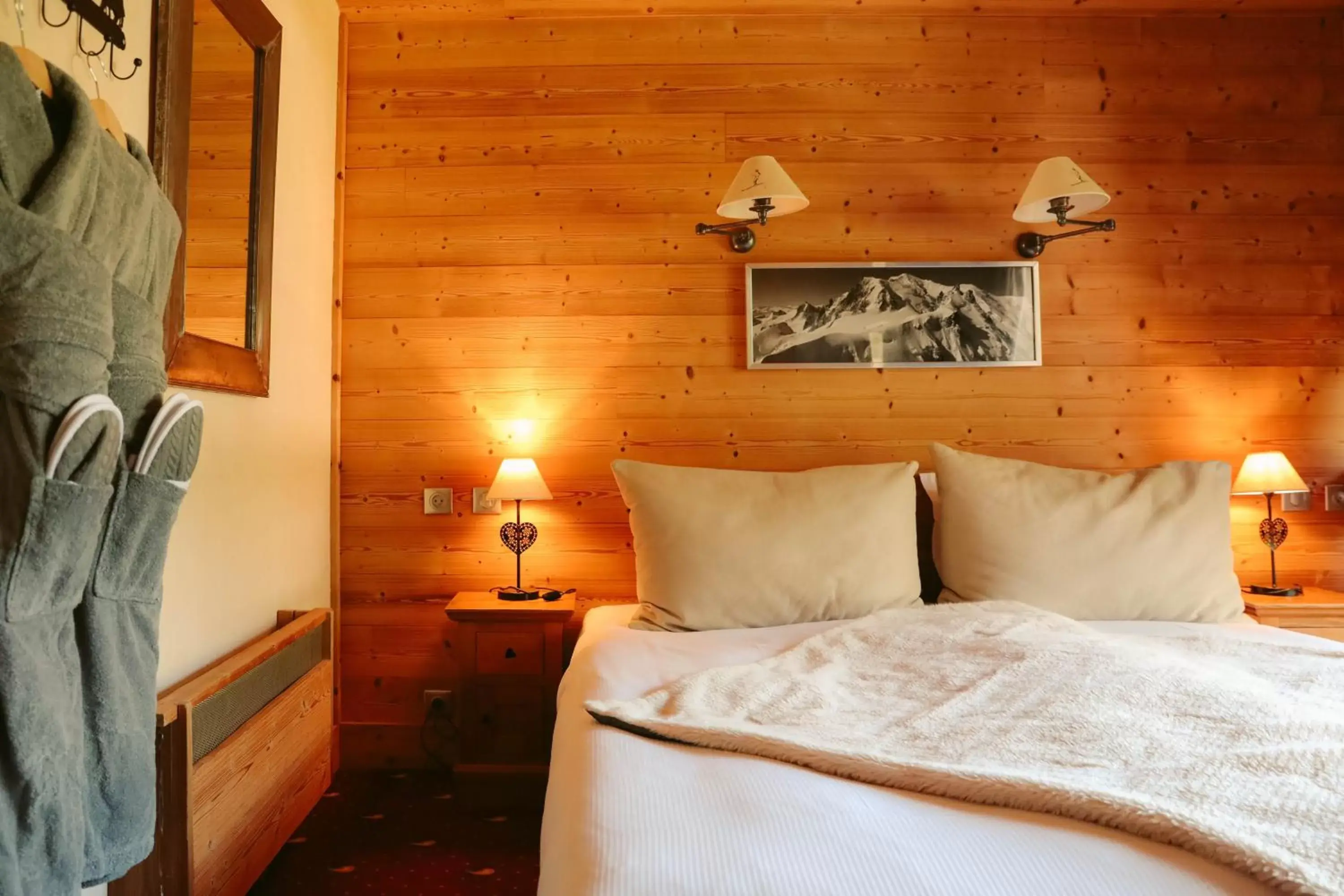 Bedroom, Bed in Les Grands Montets Hotel & Spa