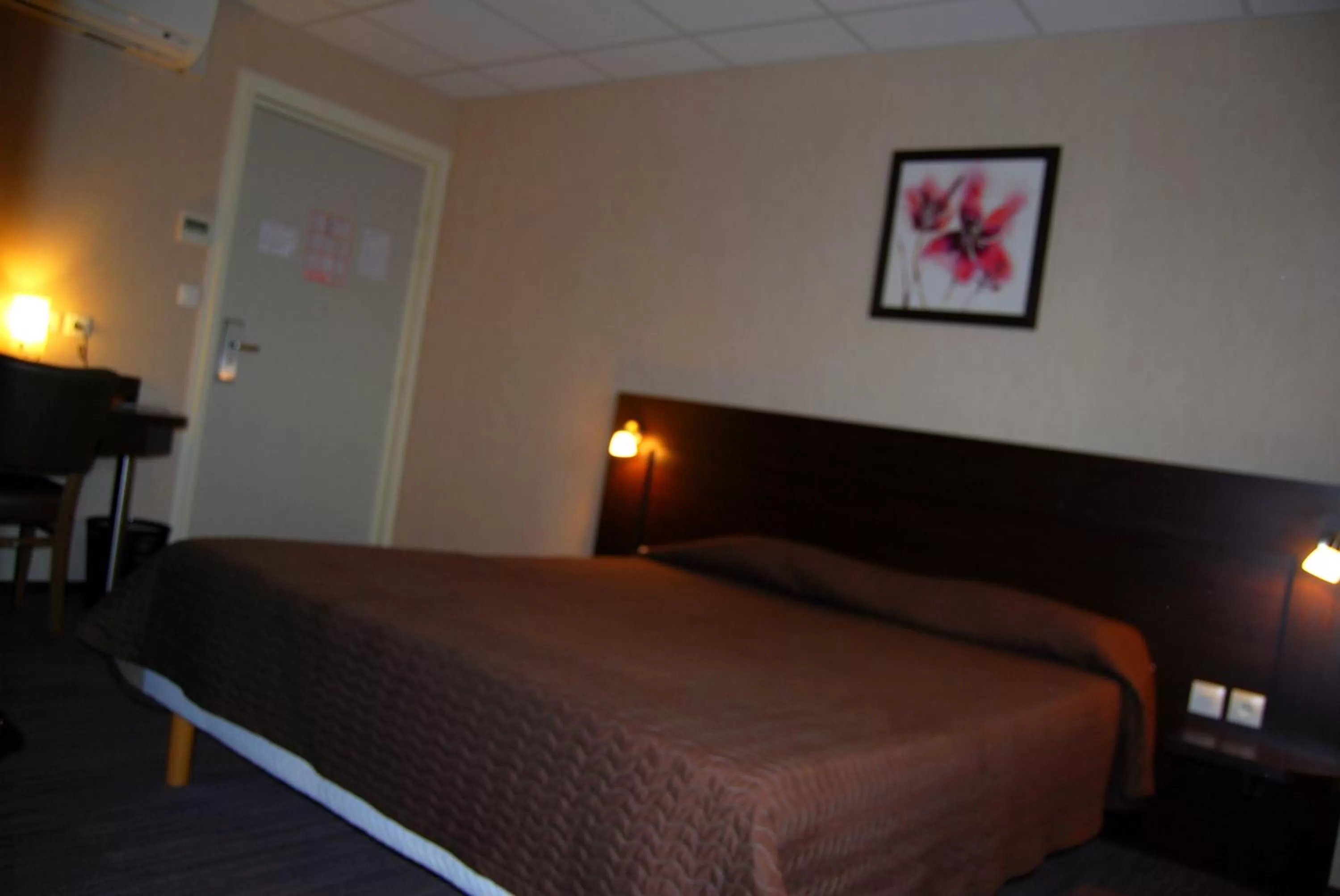 Photo of the whole room, Bed in Le Logis De La Lys