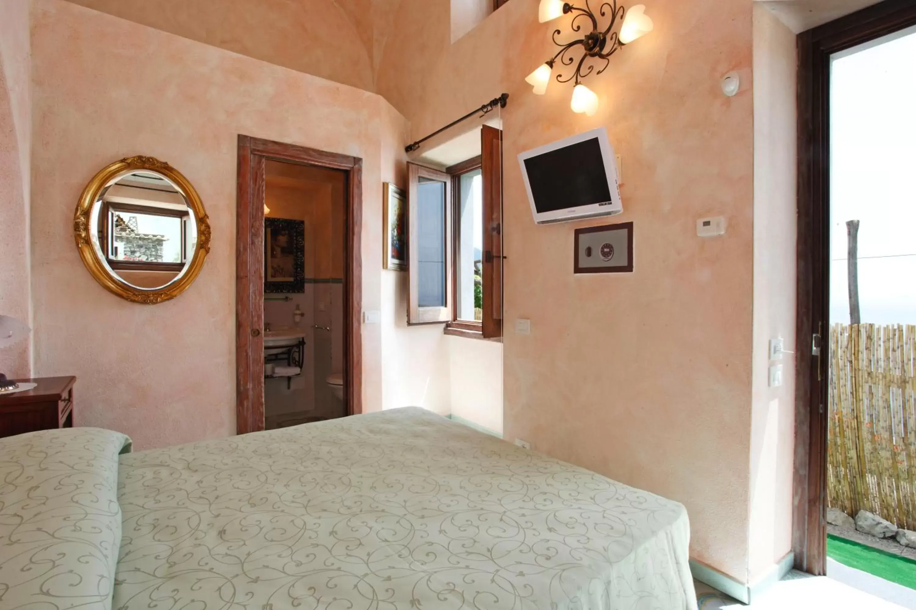 Day, Bed in L'Antico Borgo Dei Limoni