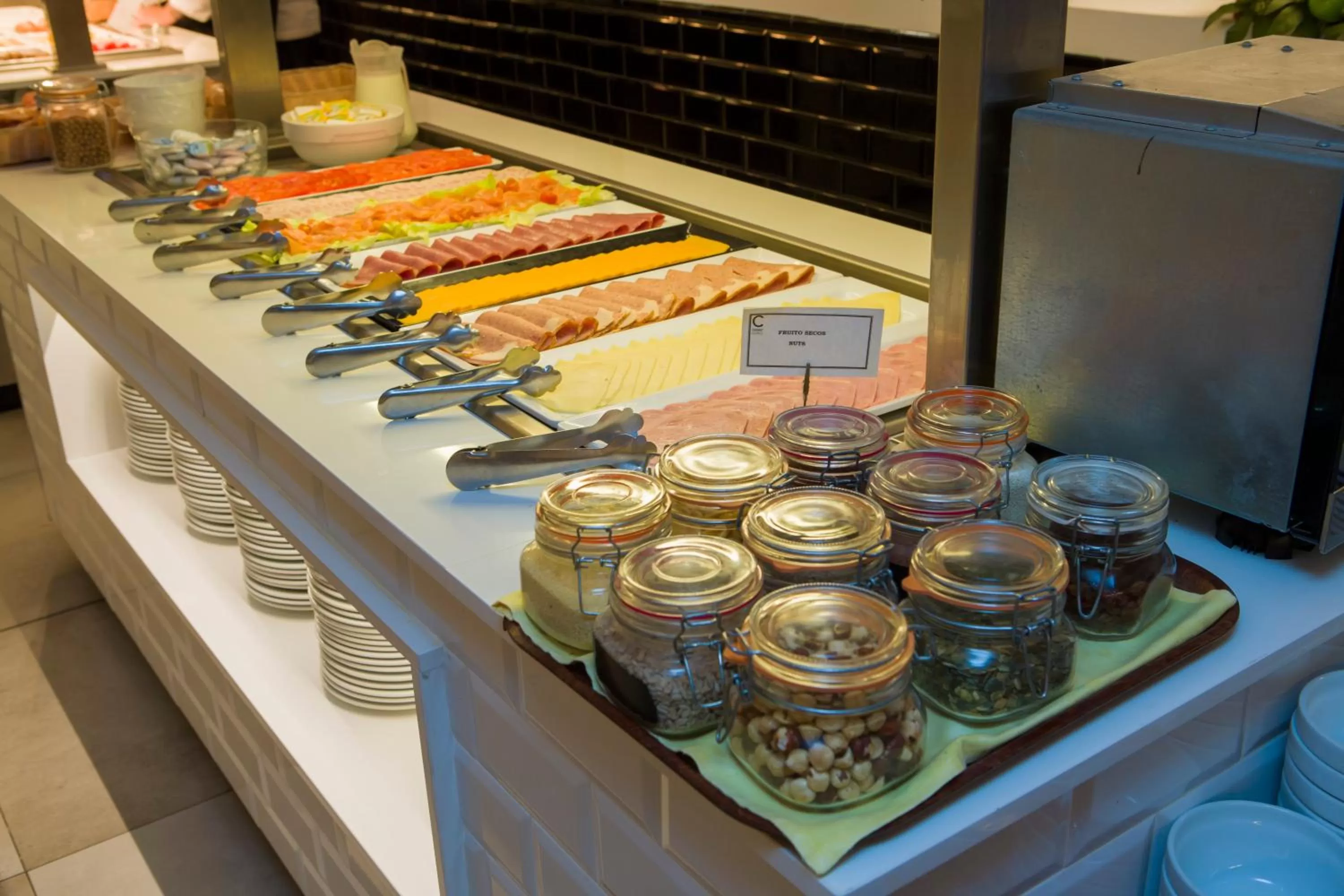 Food and drinks in Aparthotel Aquasol