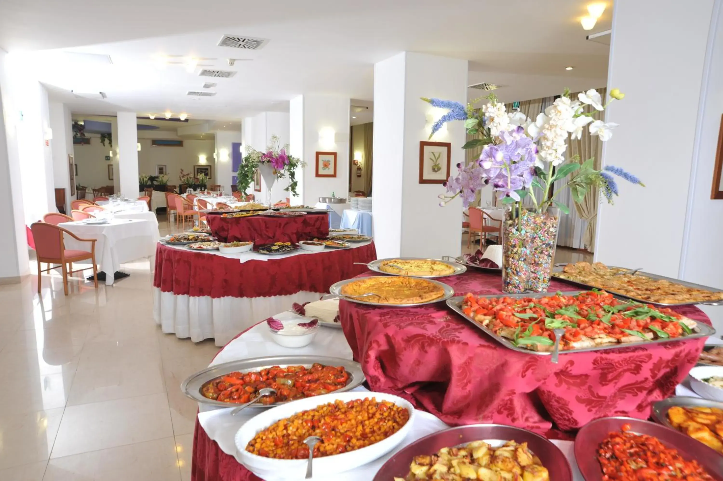 Restaurant/Places to Eat in Hotel Degli Aranci