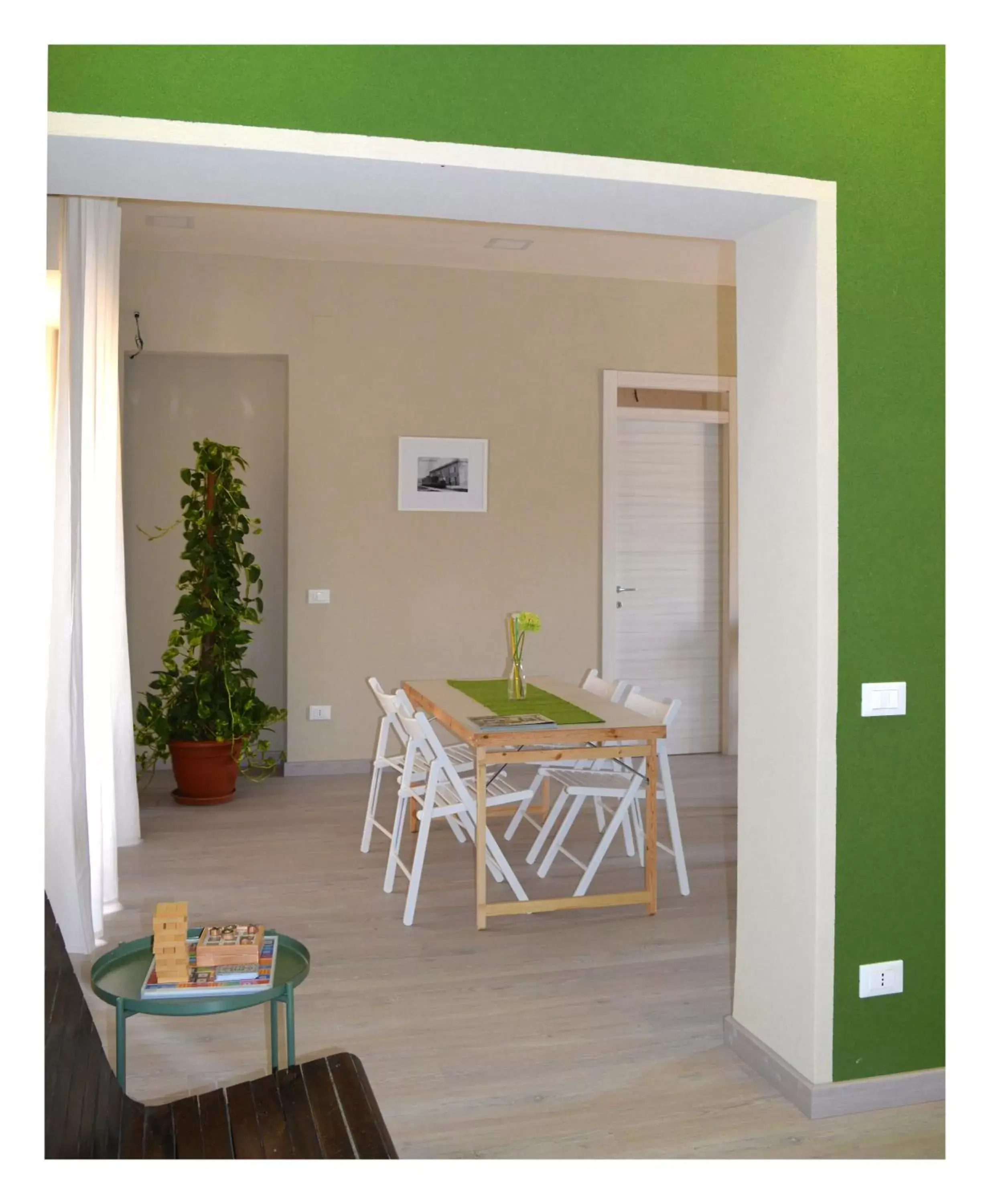 Communal kitchen, Dining Area in B&B Stazione Dittaino