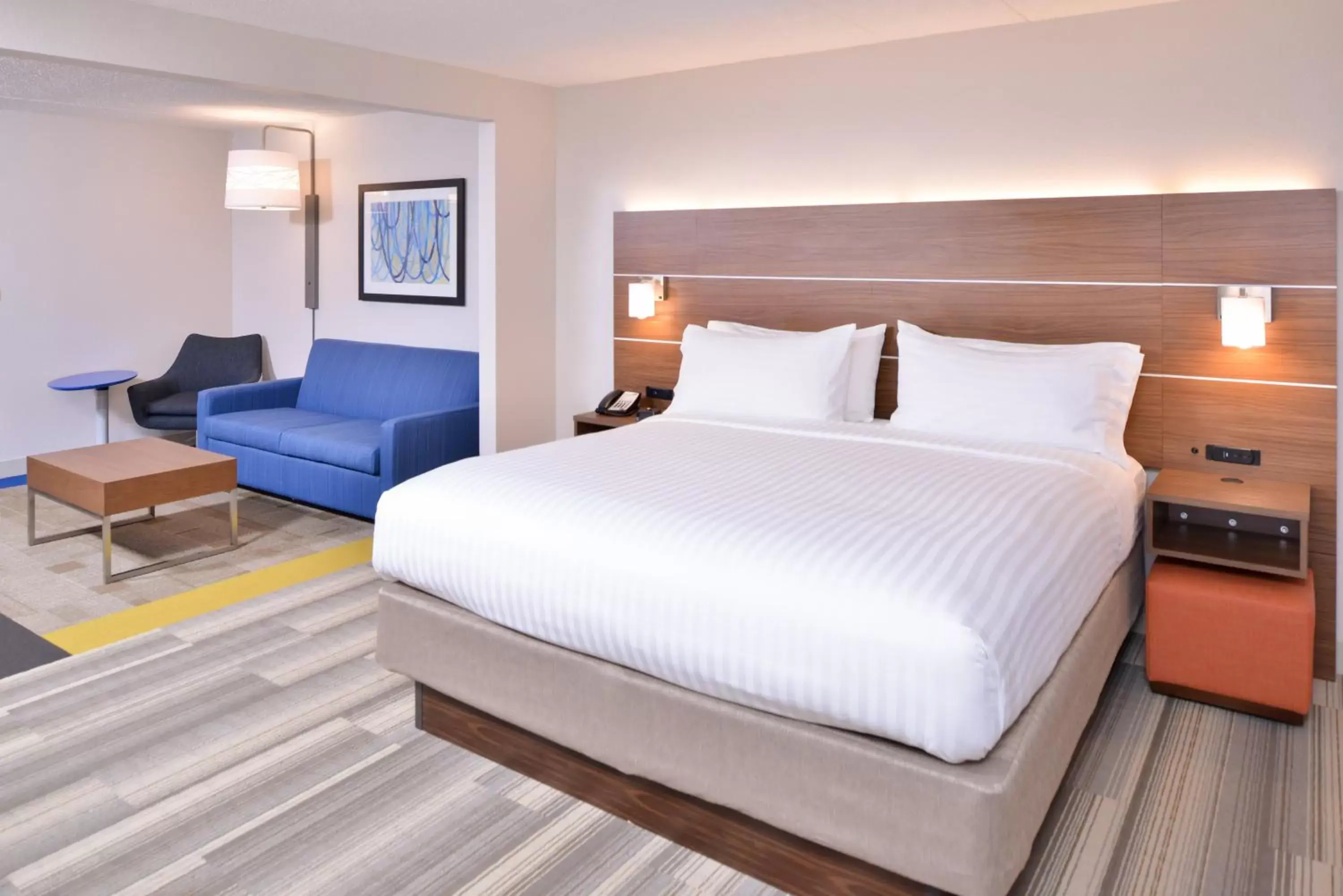 Bedroom, Bed in Holiday Inn Express Hotel & Suites Indianapolis Dtn-Conv Ctr, an IHG Hotel