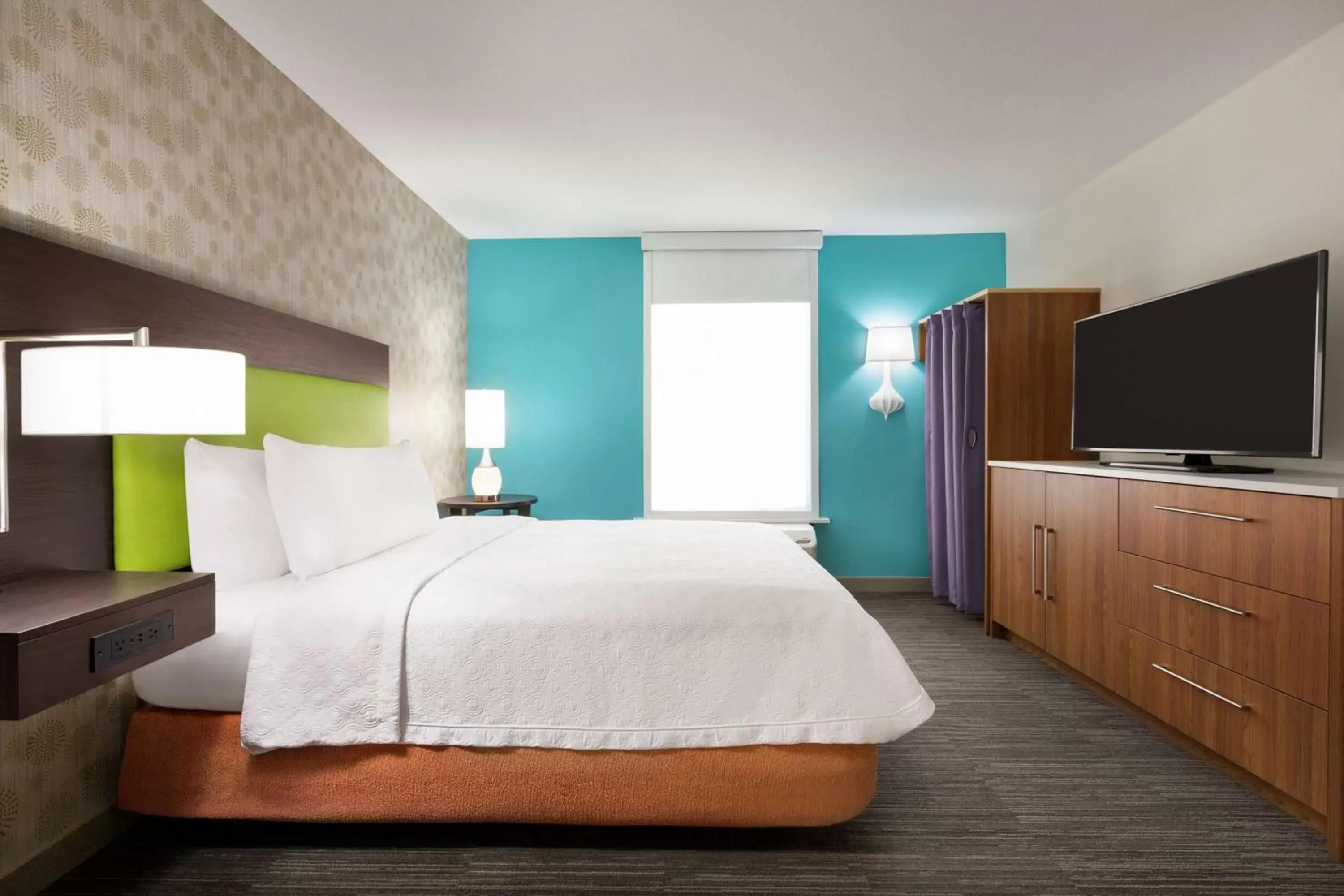 Bedroom, Bed in Home2 Suites by Hilton Woodbridge Potomac Mills