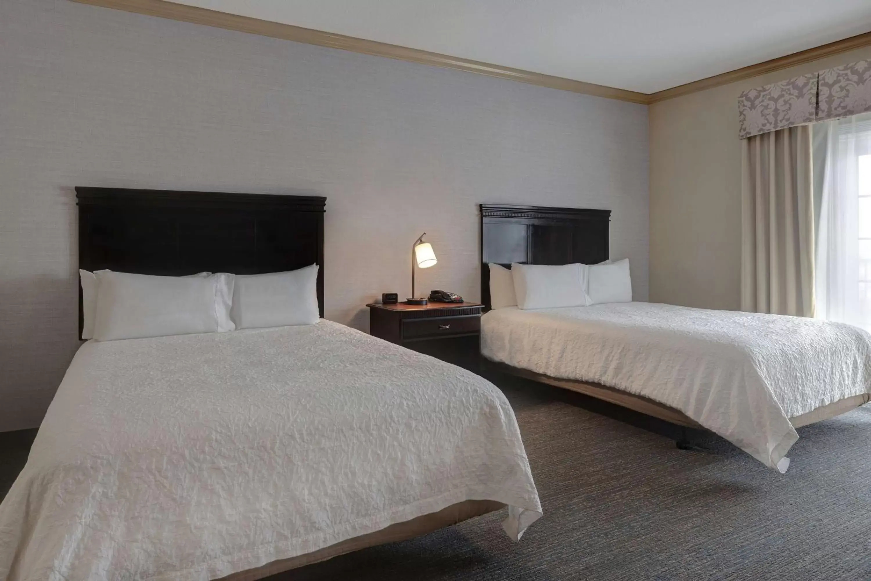 Bed in Hampton Inn & Suites Galveston