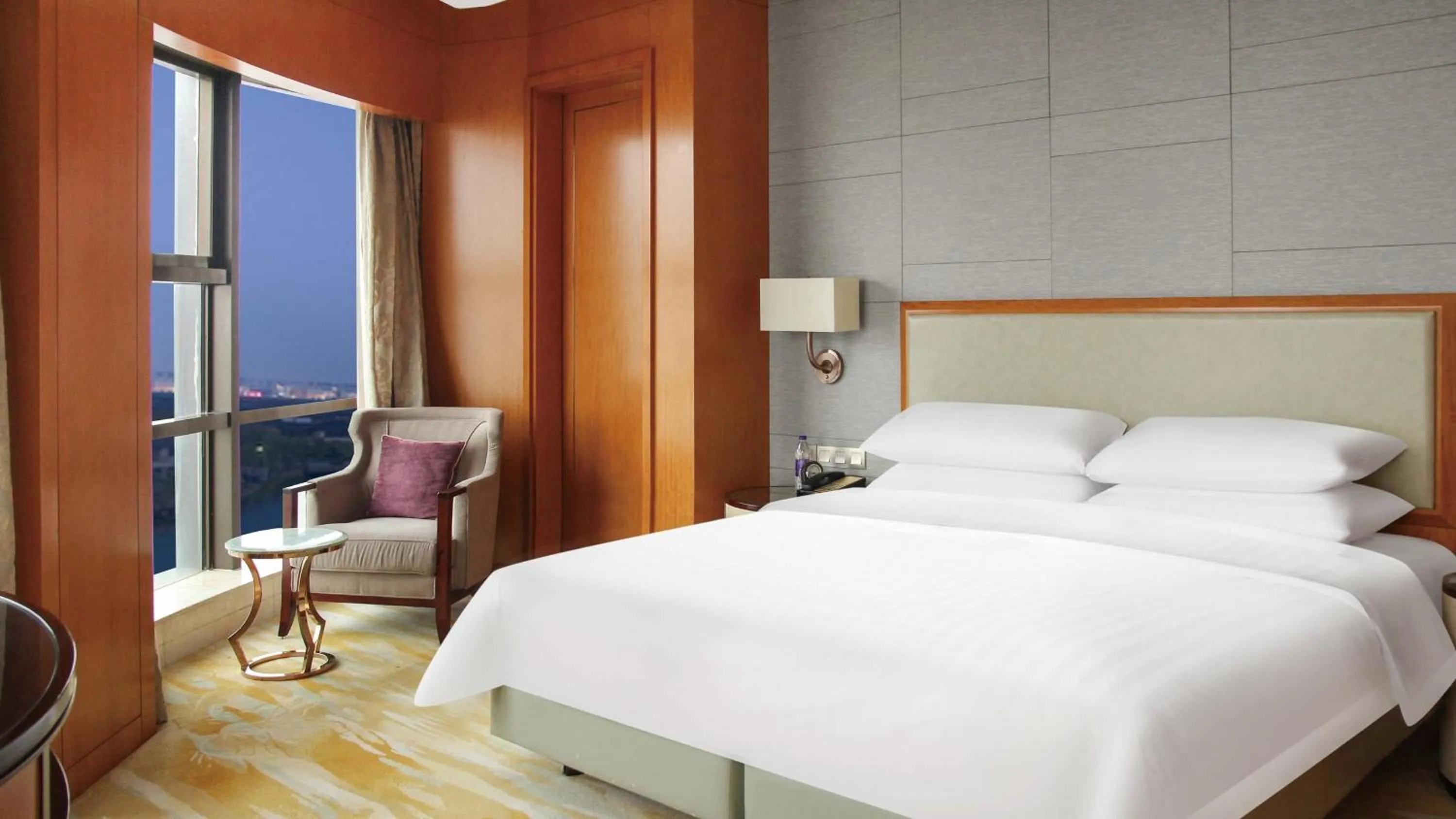 Photo of the whole room, Bed in InterContinental Changzhou by IHG