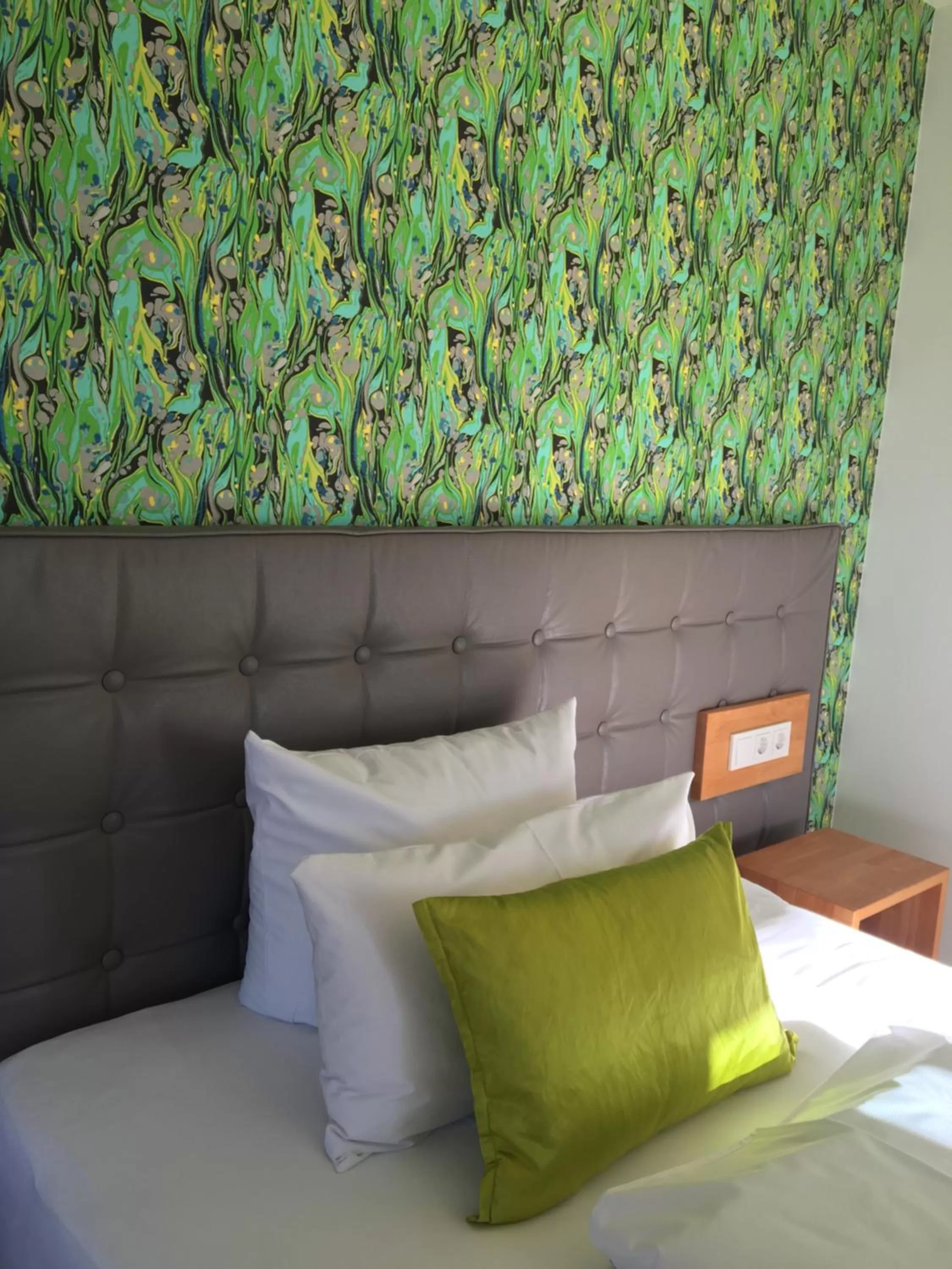 Bed in Hotel im Bunker