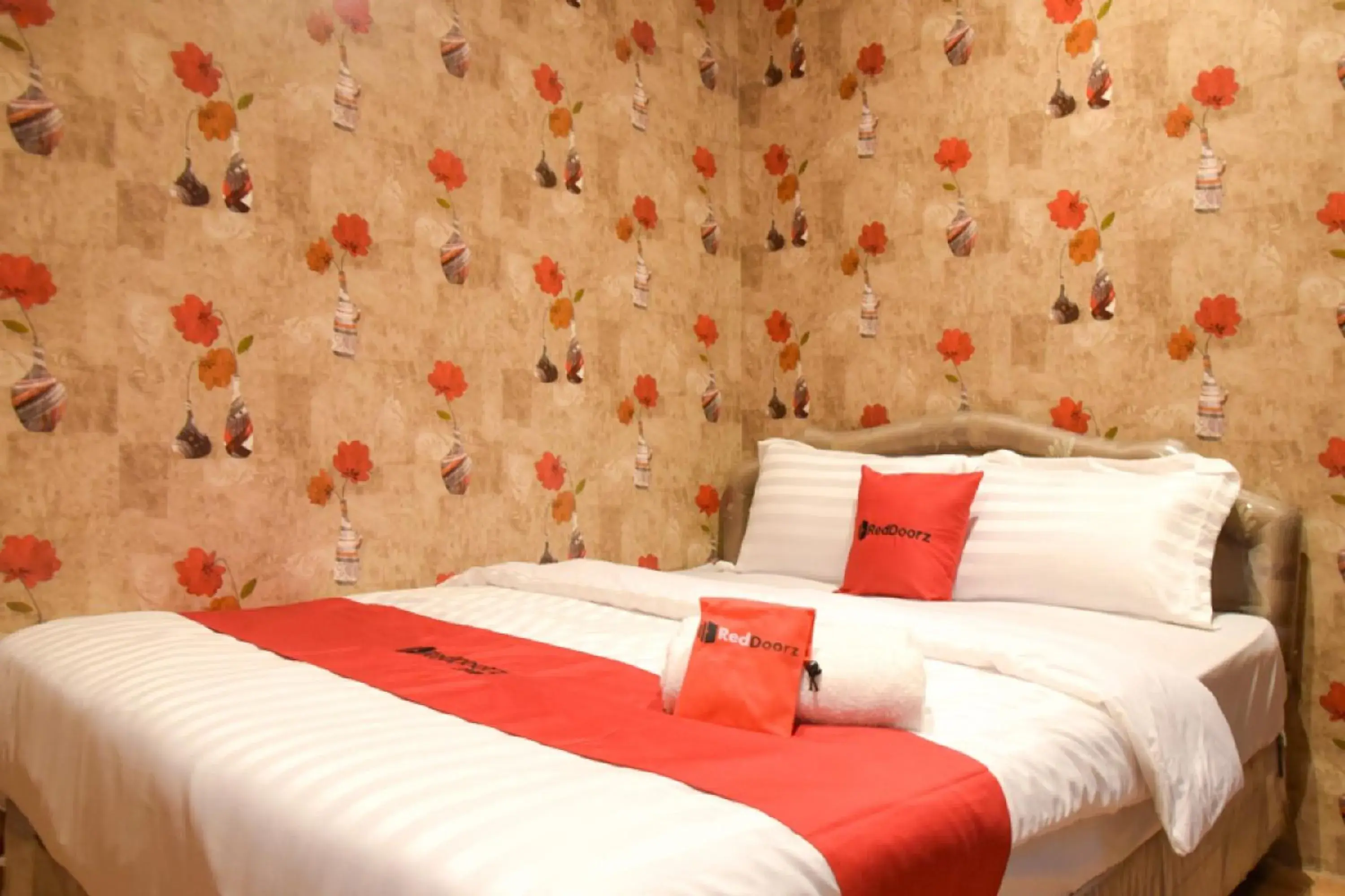 Bedroom, Bed in RedDoorz near Pelabuhan Tanjung Perak 2 Surabaya