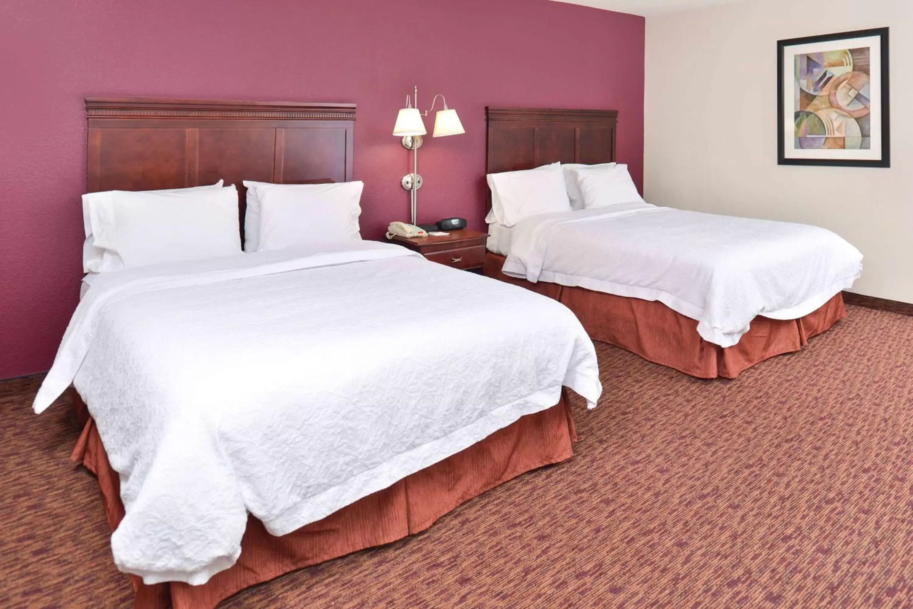 Bed in Hampton Inn & Suites Muncie