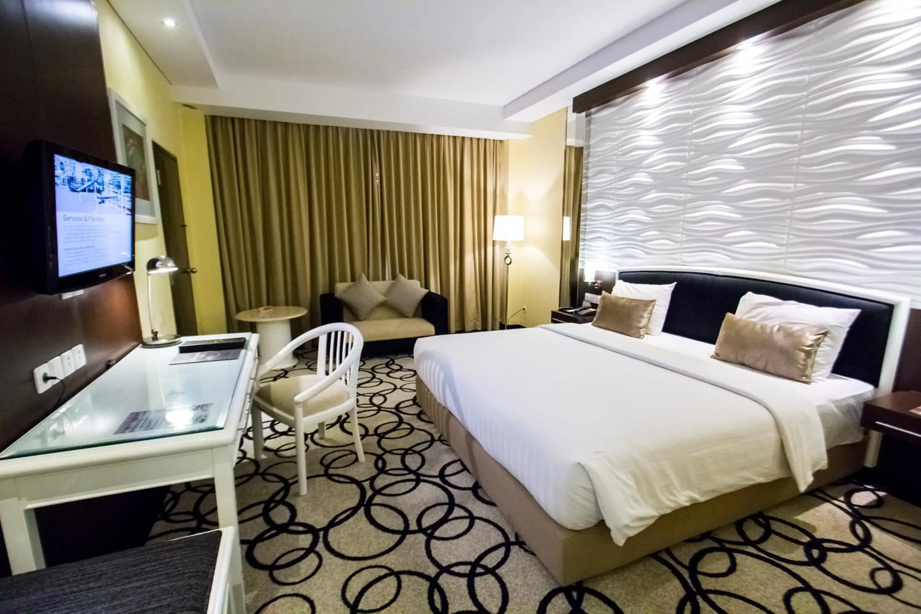 Bedroom in Hotel New Saphir Yogyakarta
